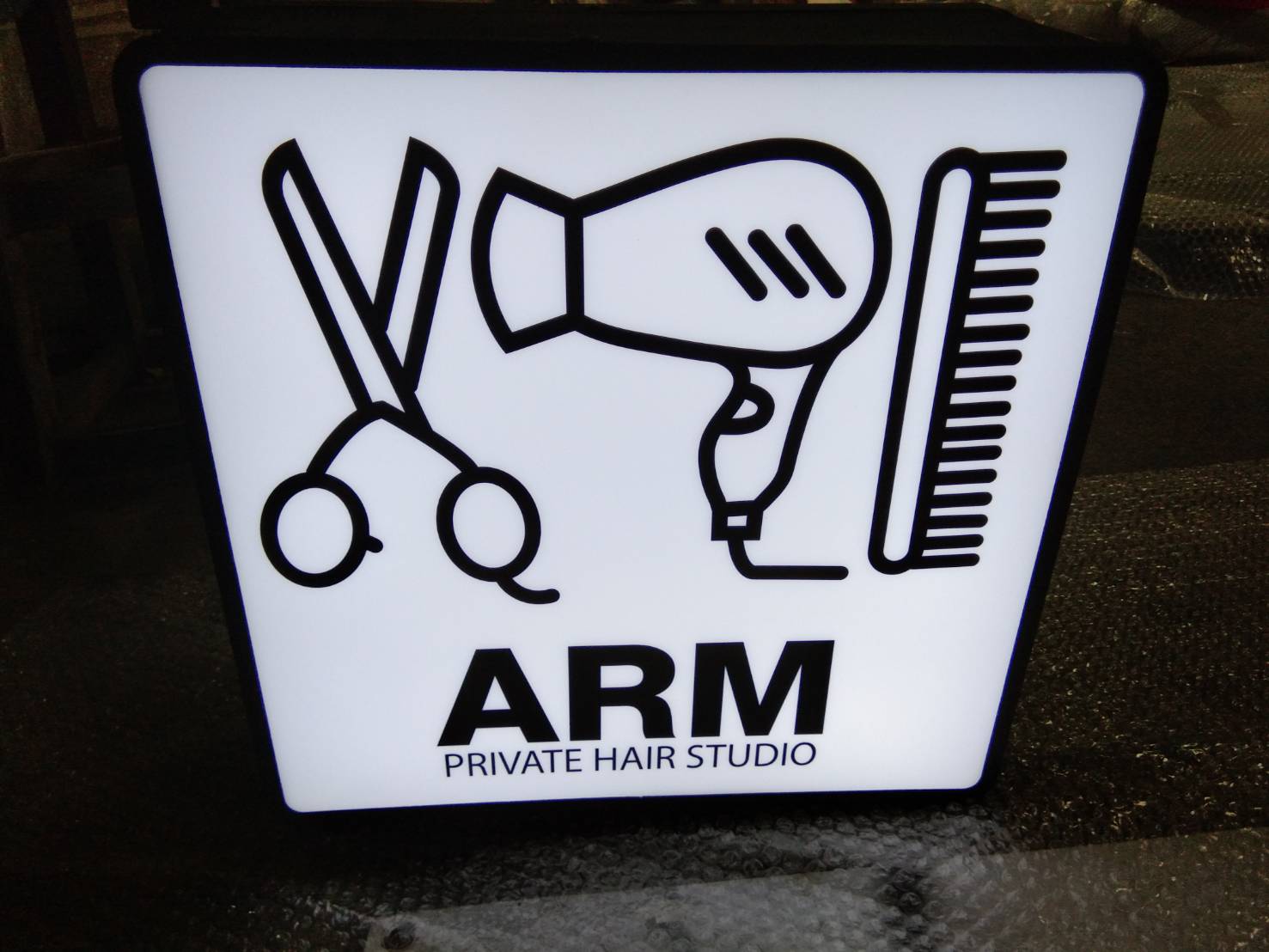 ป้ายกล่องไฟ ร้านตัดผม - ARM
