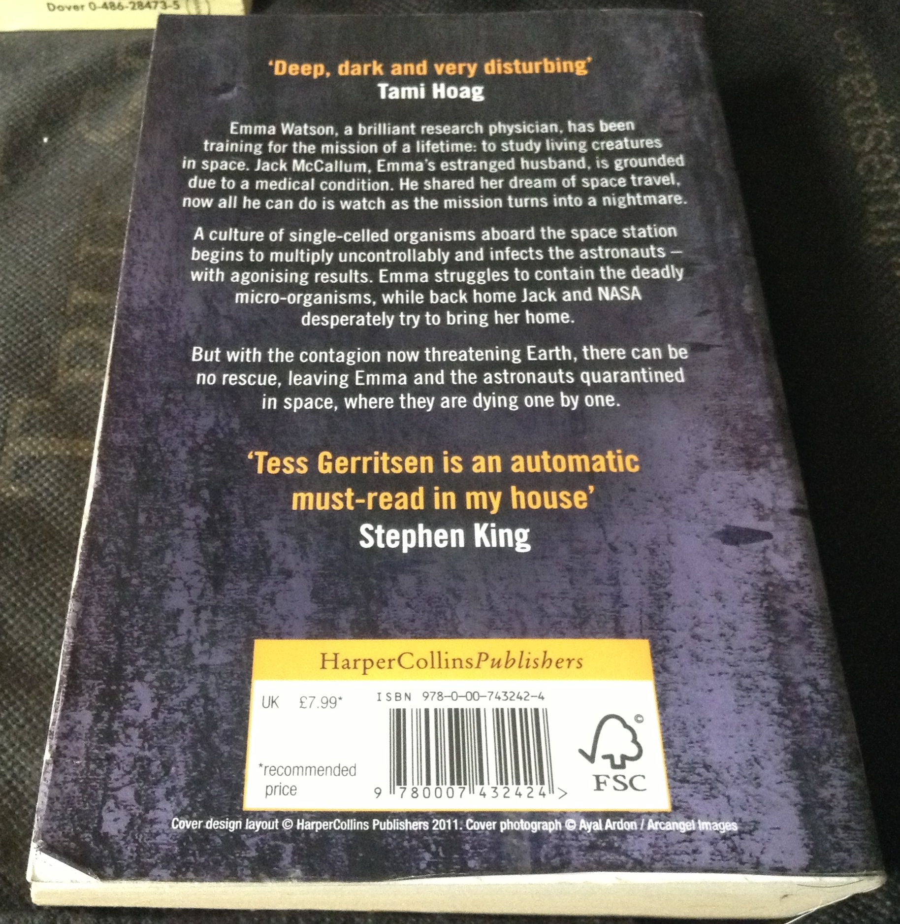 gravity tess gerritsen ราคา 200