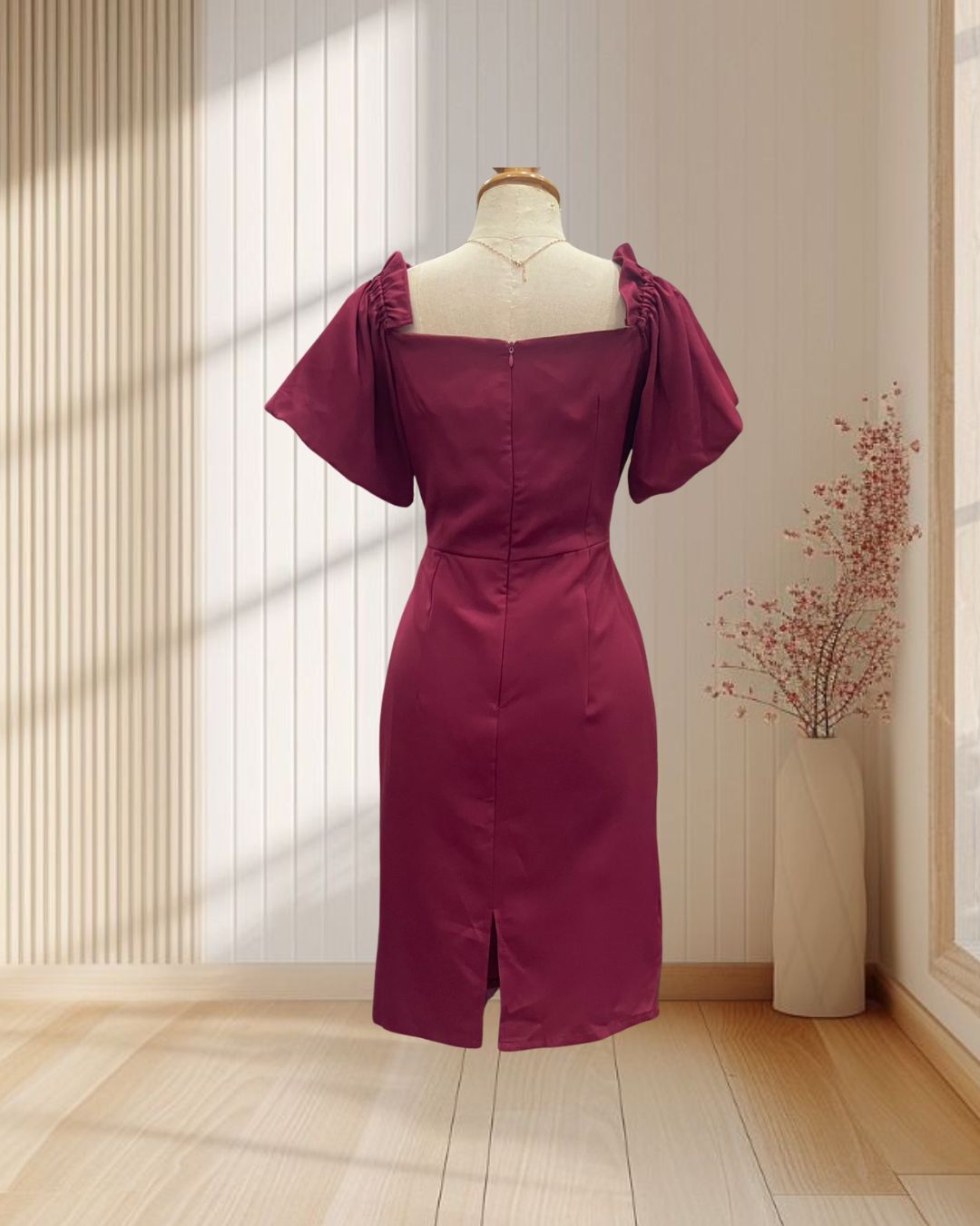 (PRE-LOVED) ราตรีสั้นสีแดง แขนบอลลูน แต่งระบายไหล่เล็กๆ ไซส์ M