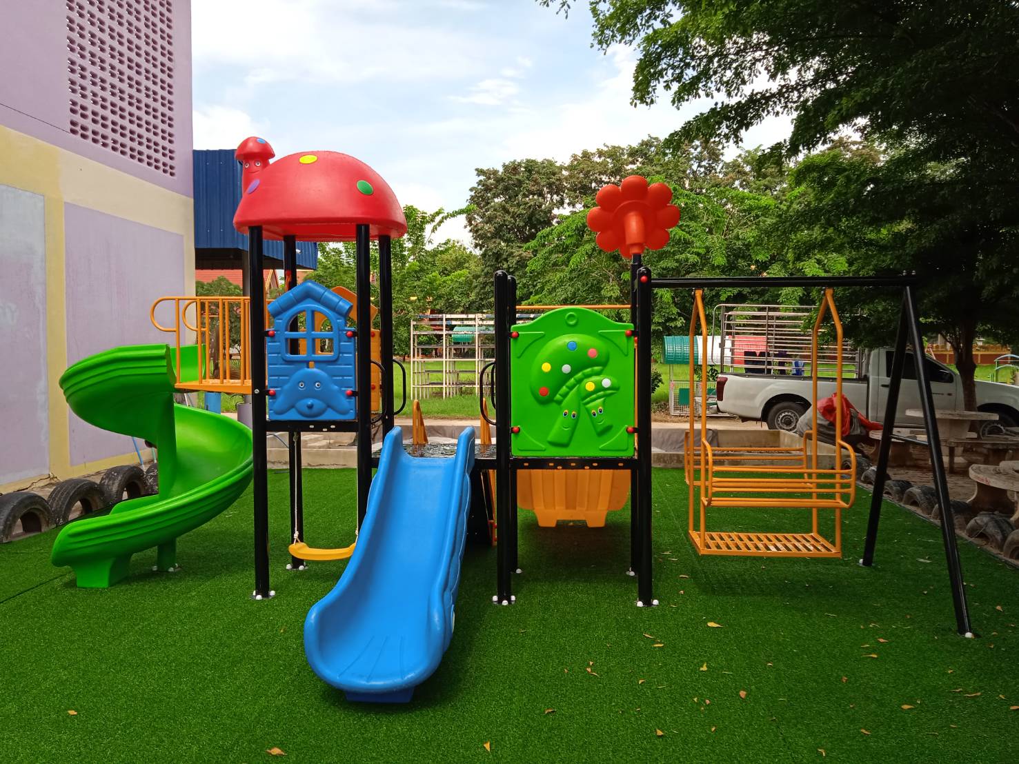 เครื่องเล่นสนาม ชุด บ้านเห็ดพร้อมชิงช้า