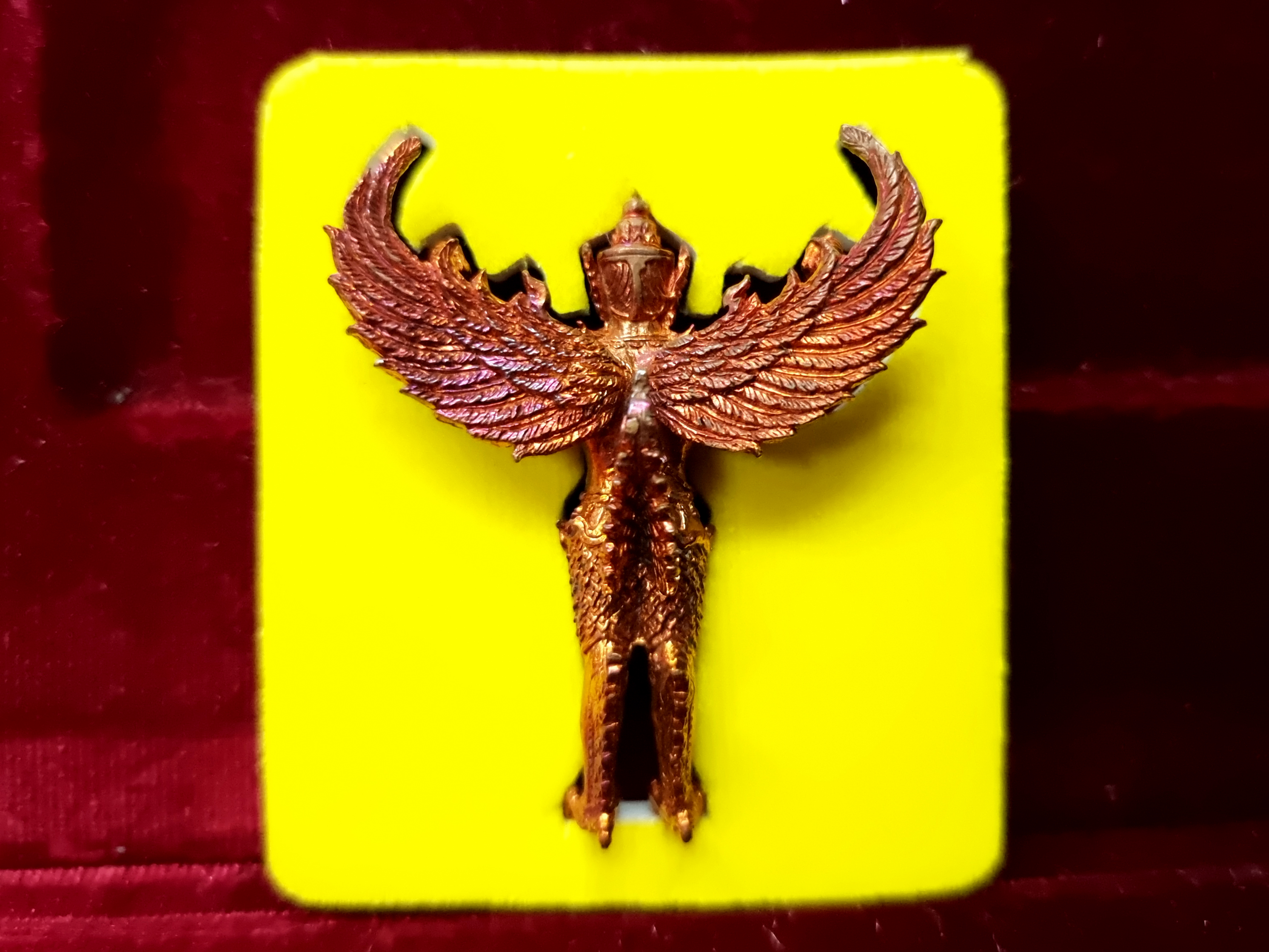 ครุฑยืน มงคลบารมี ๙๑ พ่อท่านเขียว กิตติคุโณ วัดห้วยเงาะ ปัตตานี ปี ๒๕๖๒ เนื้อประกายรุ้ง โค๊ด ๑๐๘๐