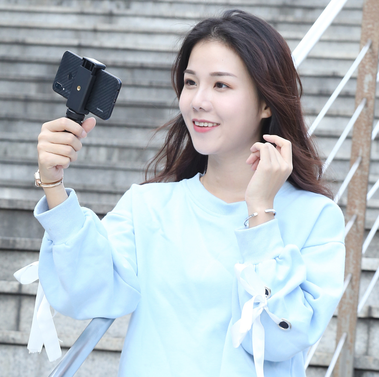 ขาตั้งขนาดเล็ก พกพาง่าย Mini Tripod สำหรับต่อมือถือหรือกล้อง Actioncam