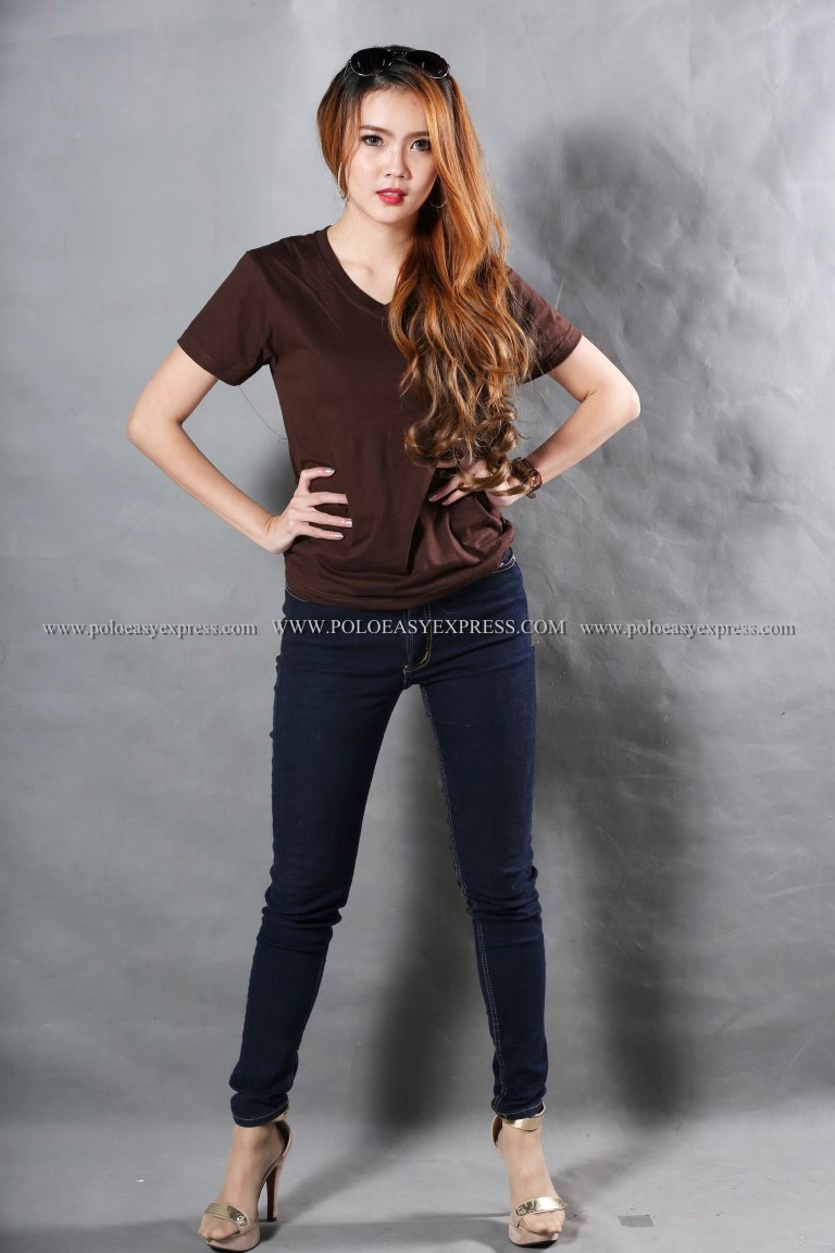 M เสื้อยืด สีน้ำตาล คอวี แขนสั้น Size M