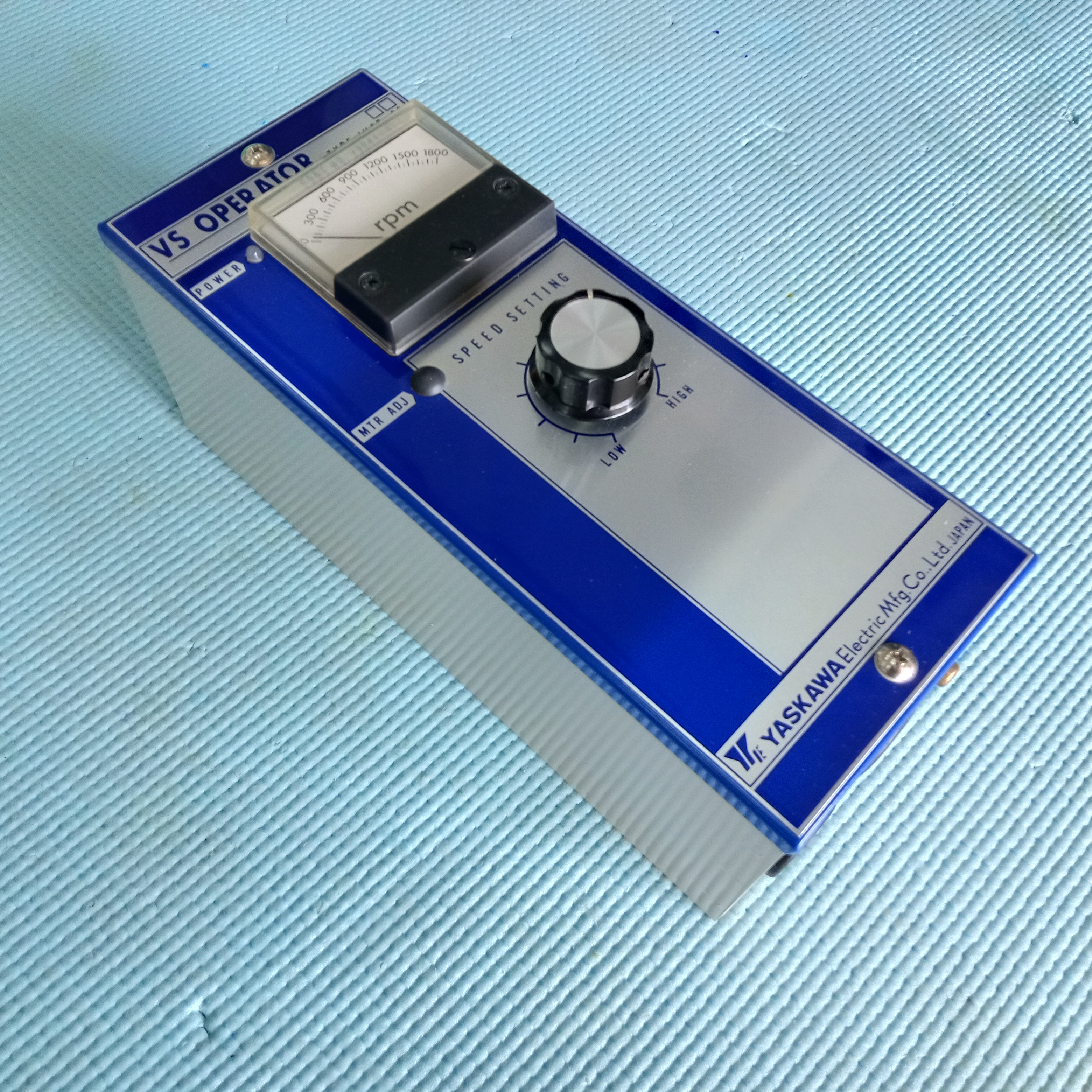 Panel Meter Yaskawa รุ่น JVOP-03, TG input 35V, Analog out 4-20mA (250Ω)