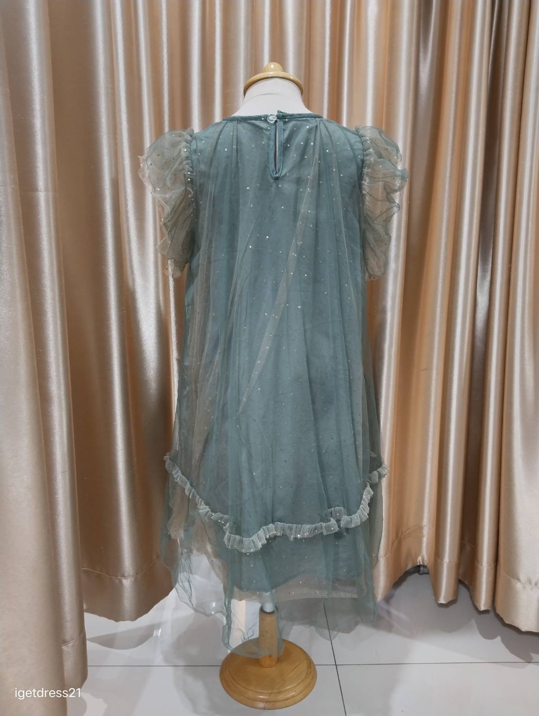 ชุดเด็กสีเขียวผ้ามุ้ง