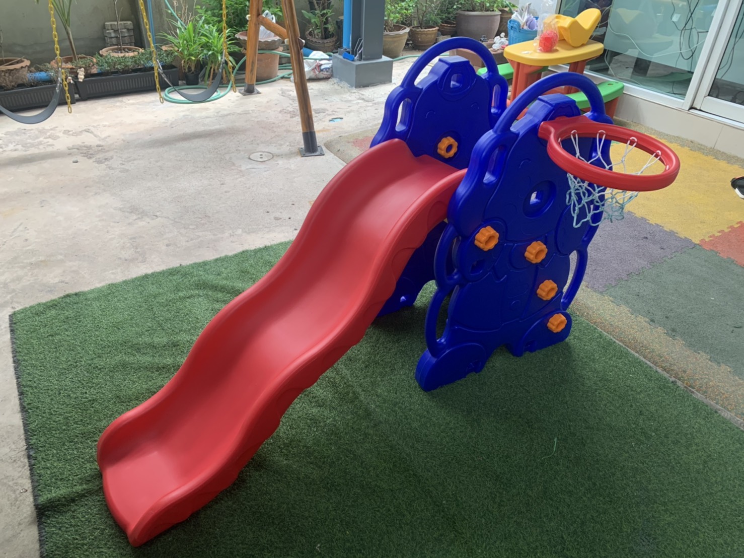 สไลด์เดอร์ช้างน้อย