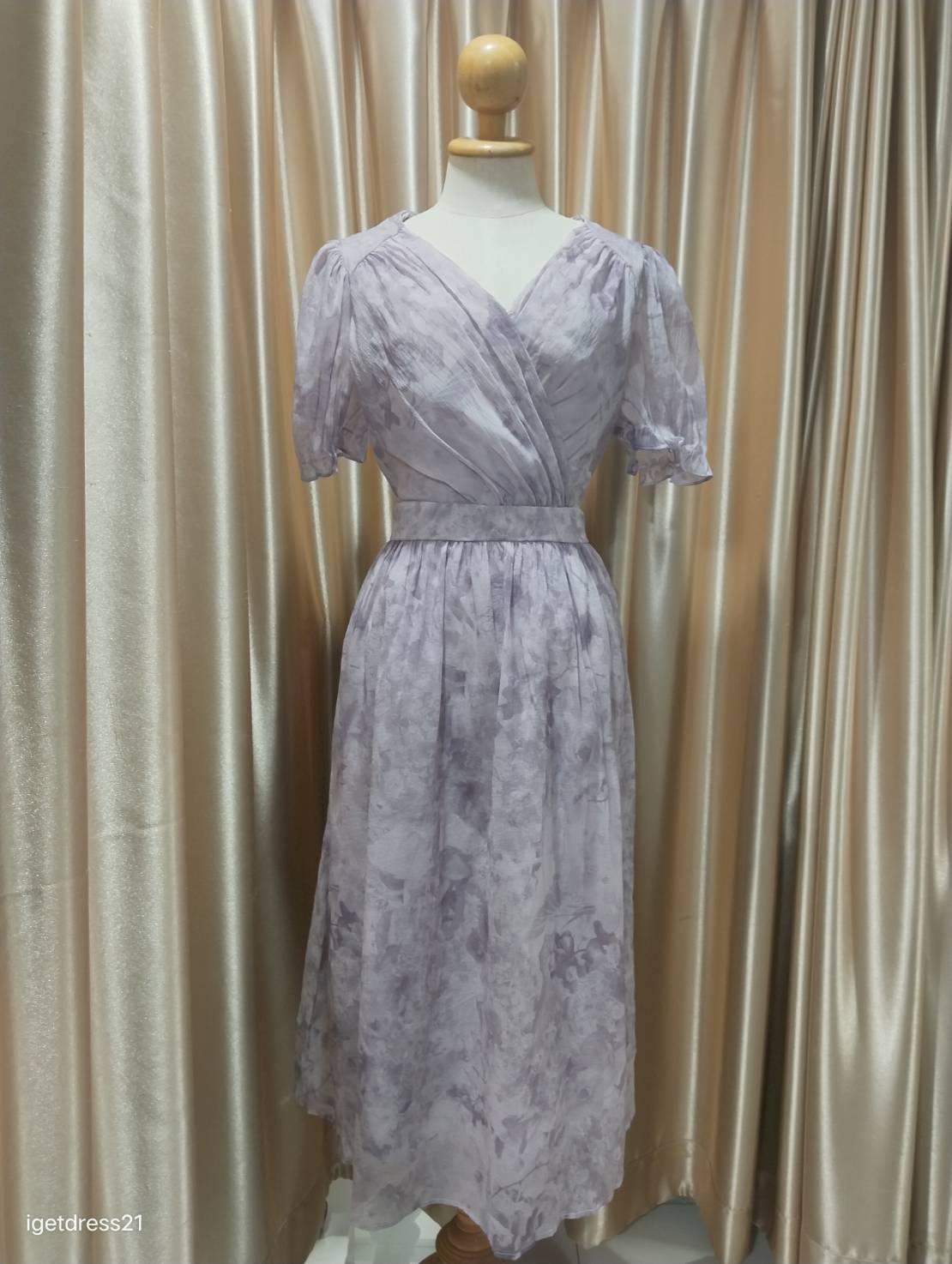 ชุดเดรสยาวสีม่วงผ้าพิมพ์ลายกุหลาบ XL