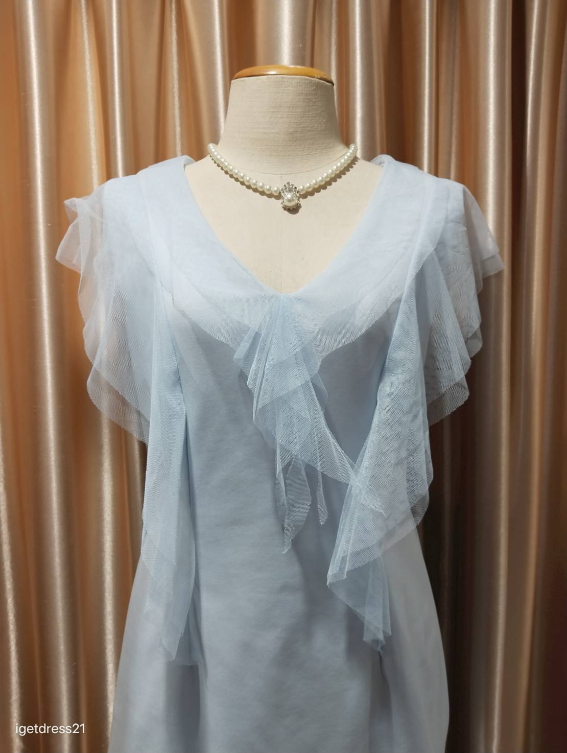 (PRE-LOVED) ชุดราตรีสั้นสีฟ้าเเขนกุดอกเเต่งมุ้ง (S)