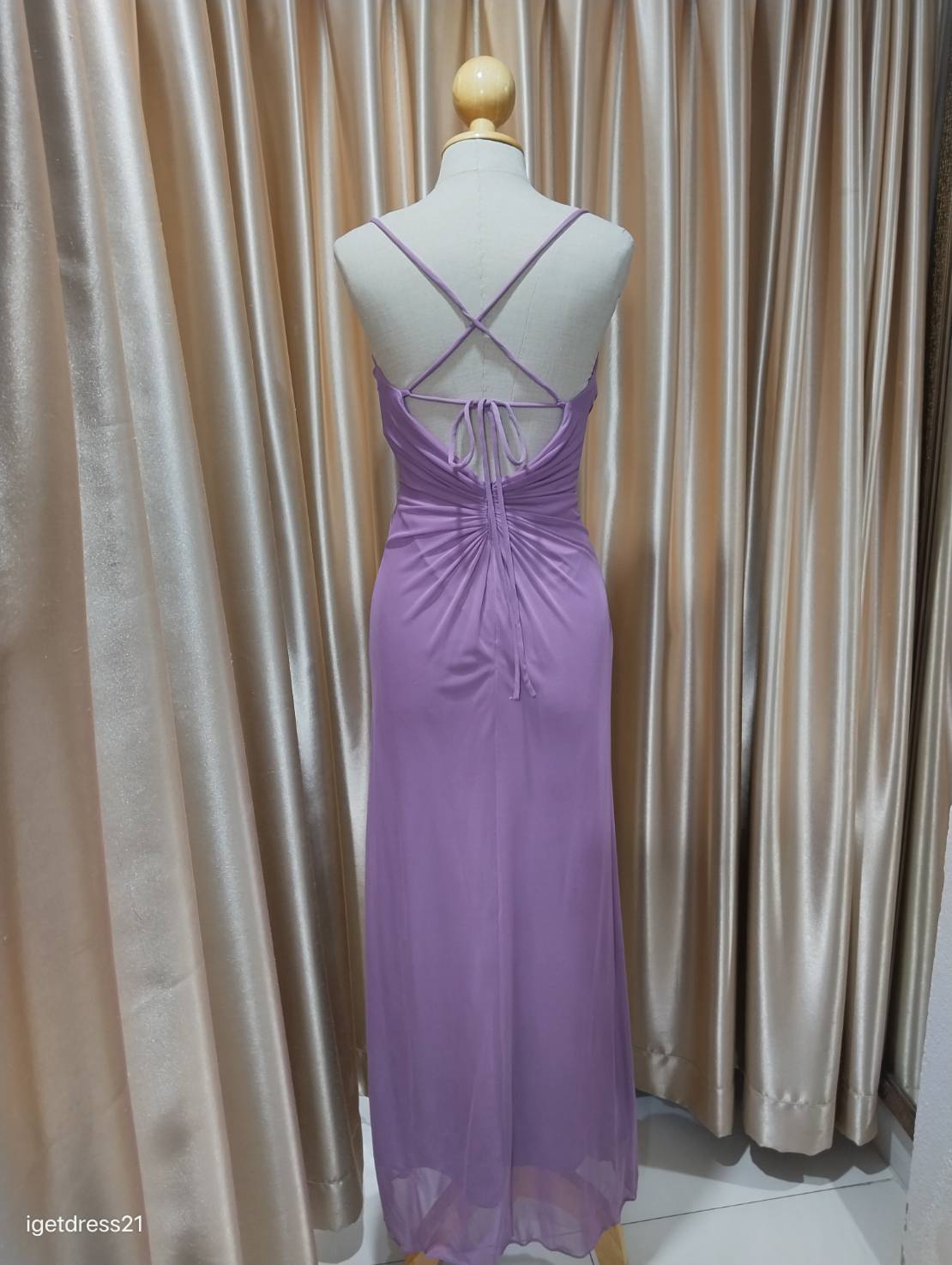 (PRE-LOVED) ชุดราตรียาวชีฟองสายเดี่ยว สีม่วง M