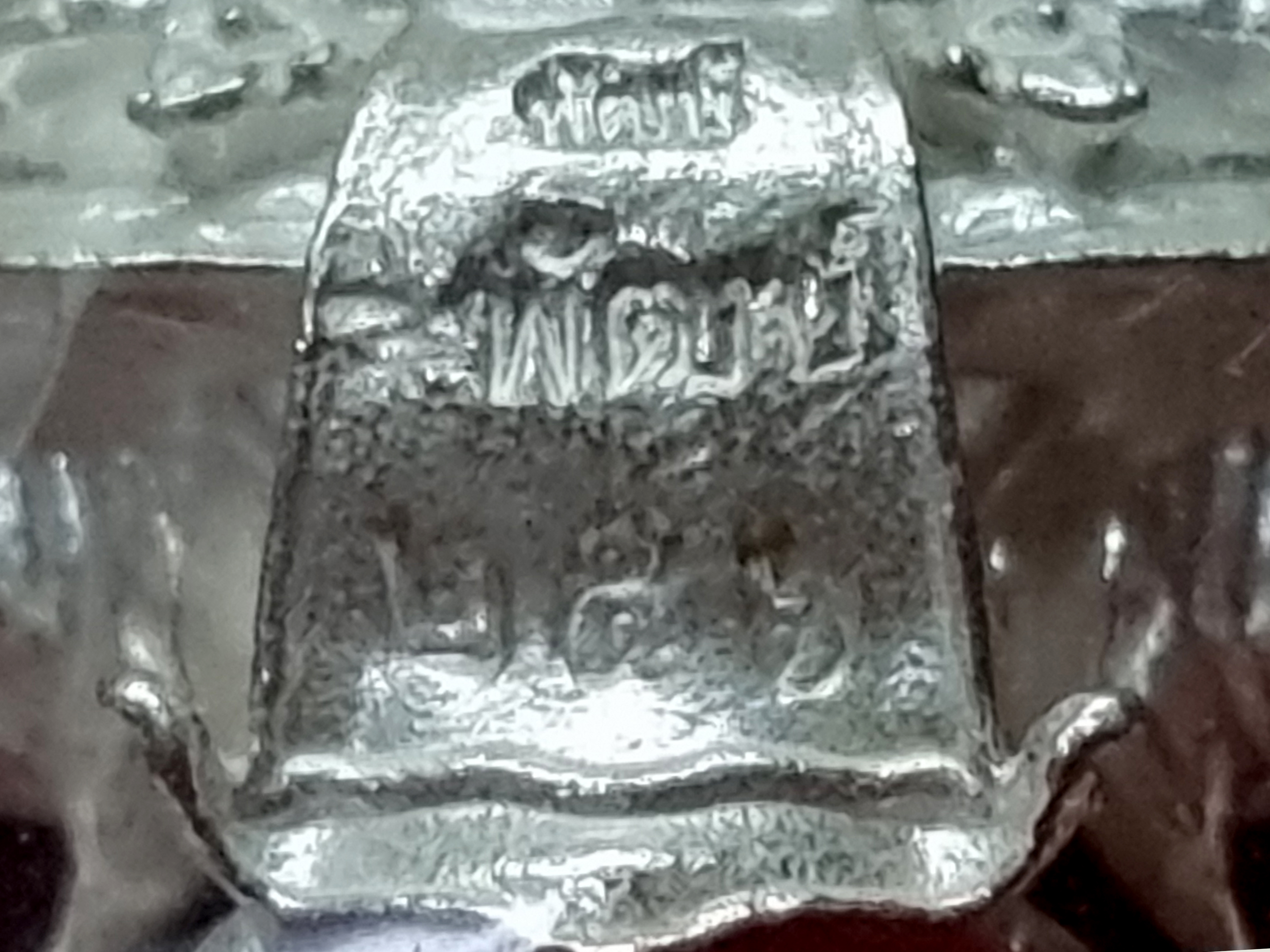 พญาครุฑ รุ่นรวยหมื่นล้าน หลวงพ่อพัฒน์ วัดห้วยด้วน นครสวรรค์ พิมพ์ใหญ่ (ขนาด 4x3.5 ซม.) เนื้อเงิน ปี ๒๕๖๓ โค๊ดเลข ๒๕๖ ซีลส์เดิม กล่องเดิม