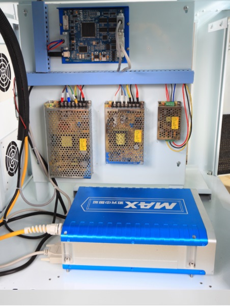 ไฟเบอร์ออฟติกส์เลเซอร์ มาคกิ้งและแกะสลัก S005 50W 300x300mm