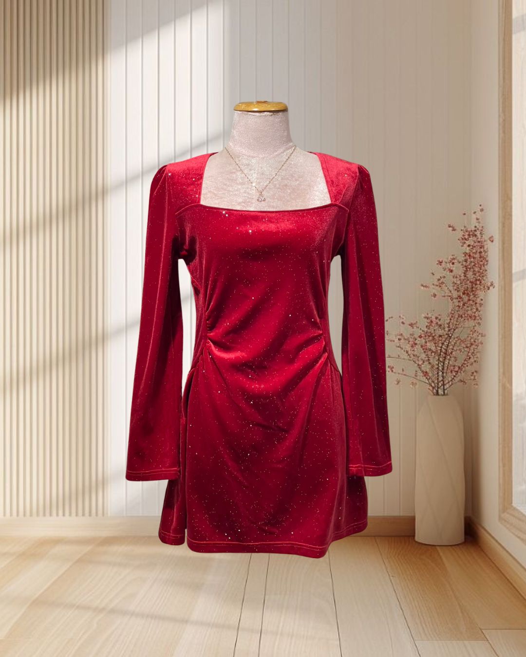(PRE-LOVED) ราตรีสั้นสีแดงไวน์ แขนยาว ผ้ากำมะหยี่ กลิตเตอร์เล็กน้อย ไซส์ L