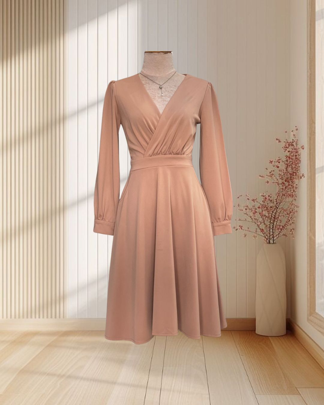 (PRE-LOVED) ชุดราตรีสั้นแขนยาวกระโปรงบานสีโอวัลติน S