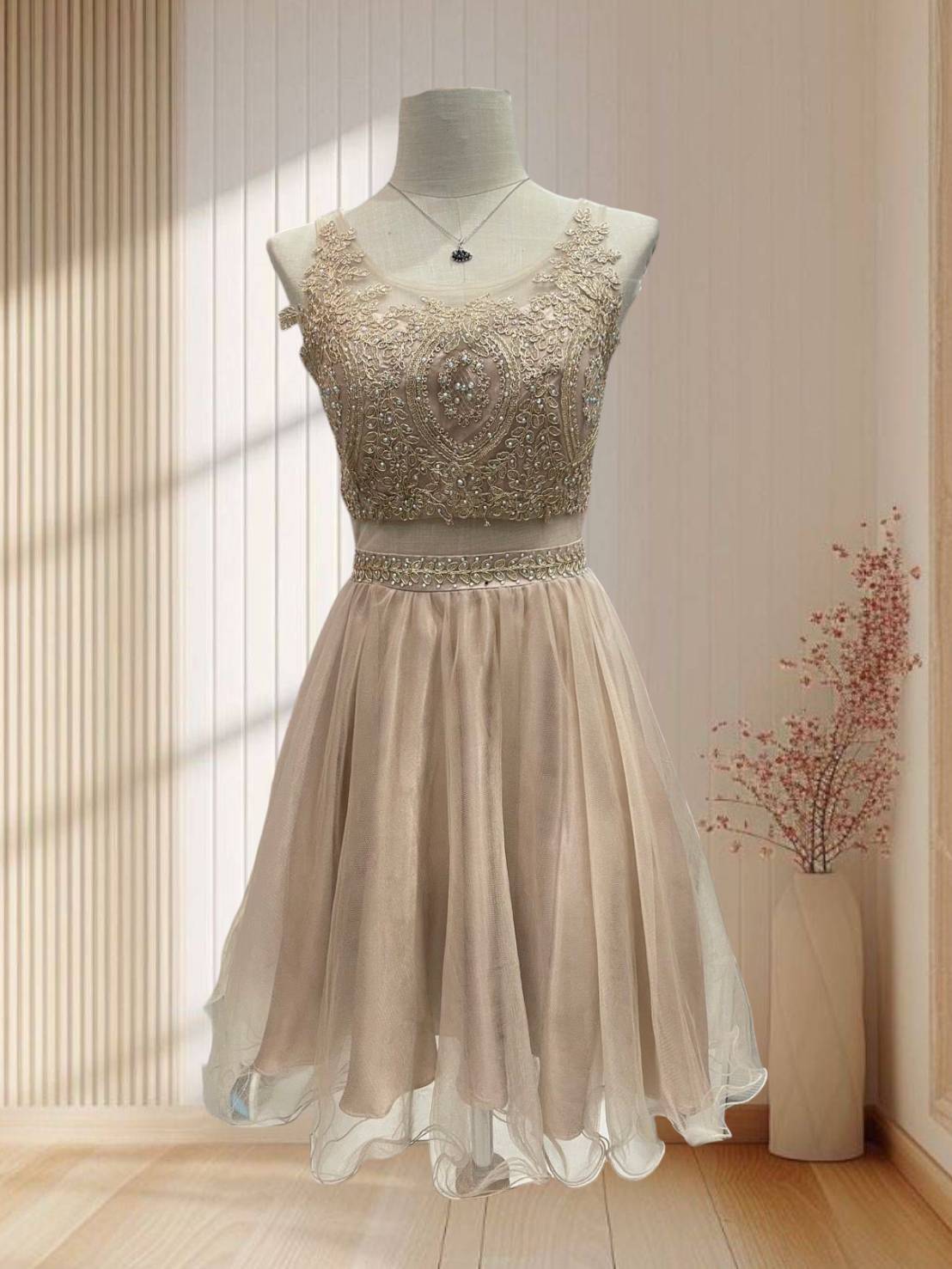 ราตรีสั้นแขนกุด สีน้ำตาลแต่งเพชรเจ้าหญิงจัสมิน กระโปรงผ้ามุ้งฟูๆ ไซส์ S