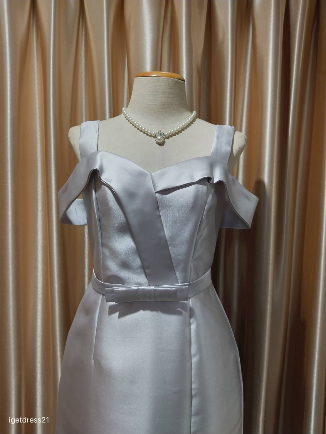 (PRE-LOVED) ราตรีสั้นสีเทาสายเดี่ยวใหญ่อกหัวใจสอบ+เข็มขัด (S)