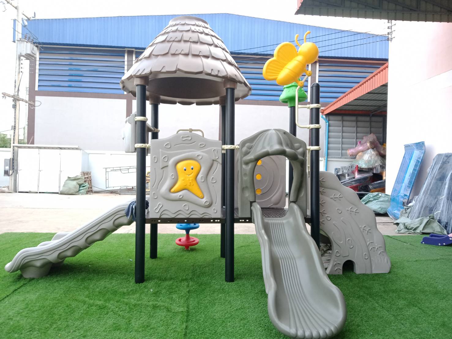 เครื่องเล่นสนามมีประโยชน์และมีความสนุกมาก ชุด กระท่อมผึ้งน้อย