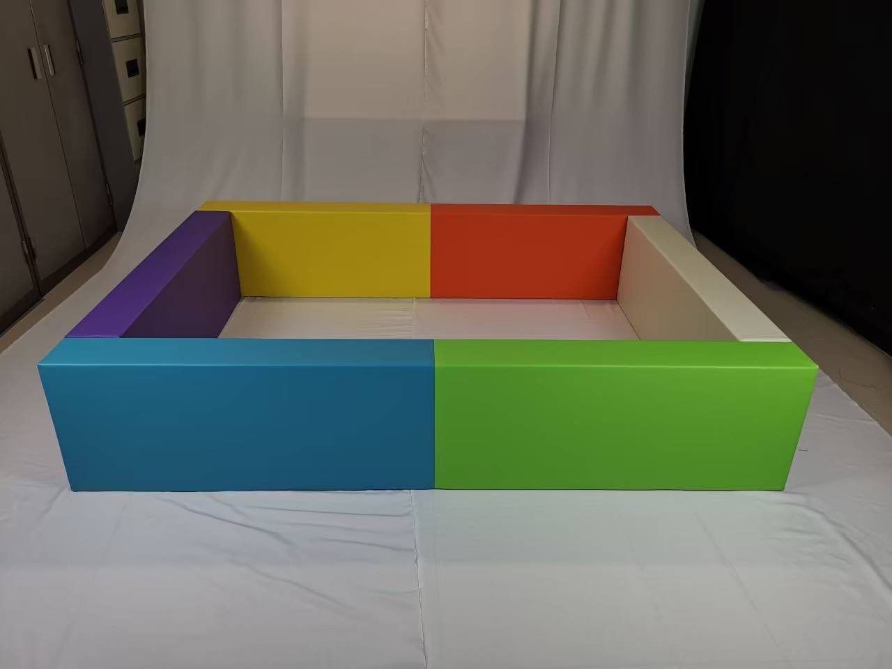 บ่อบอลนุ่มนิ่ม