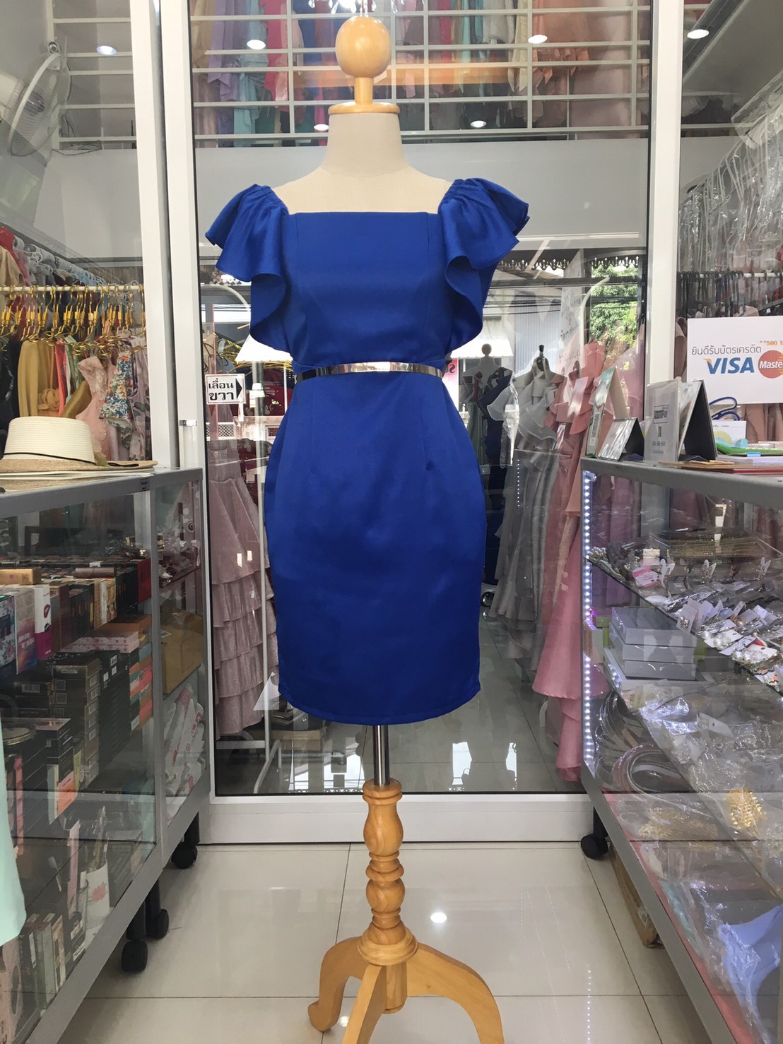 ราตรีสั้นสีน้ำเงินปาดไหล่แขนระบาย (S)
