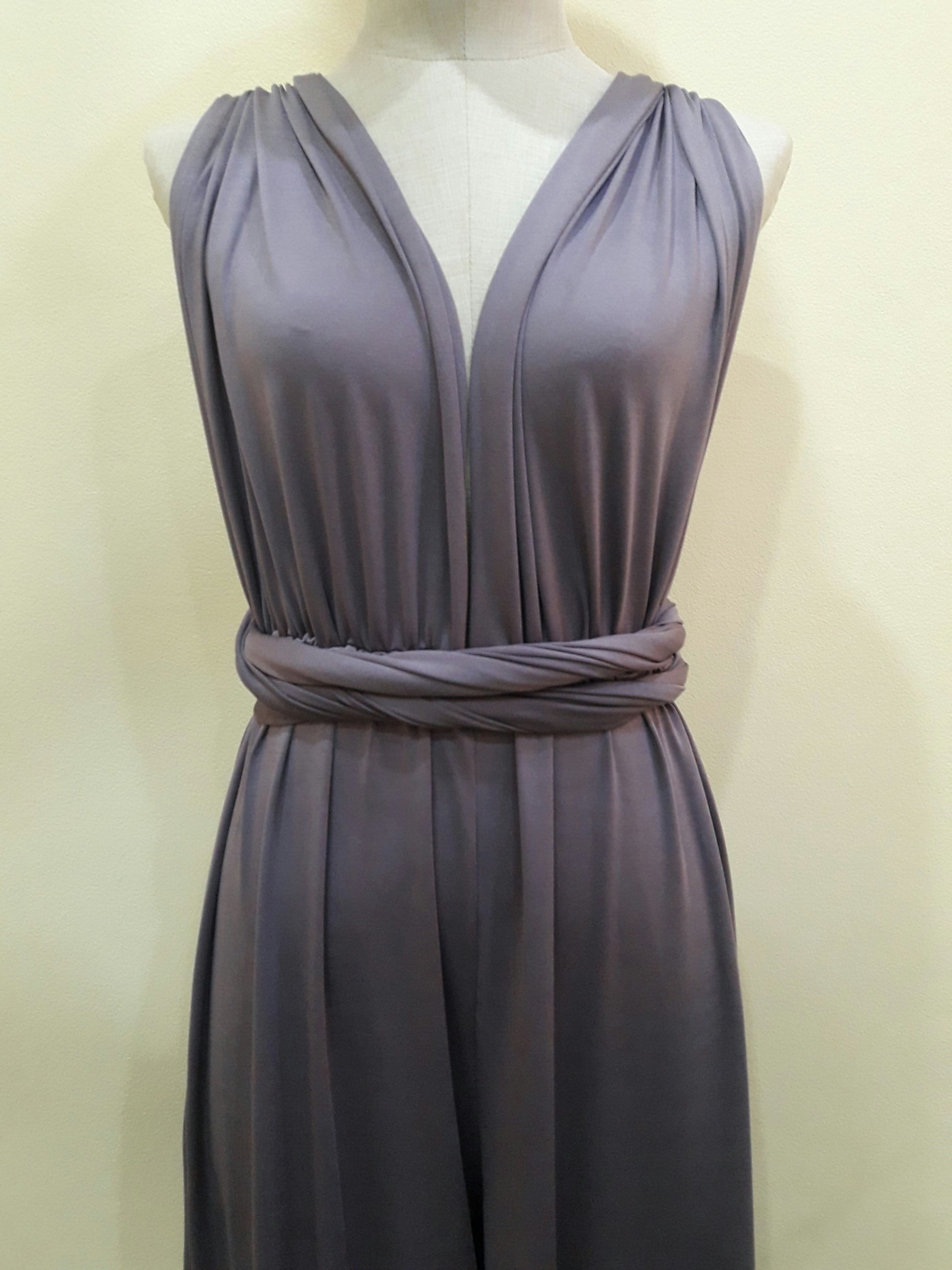 (PRE-LOVED) ชุดราตรียาวจั๊มสูทกางเกงสีม่วง รุ่นinfinity(ฟรีไซส์)