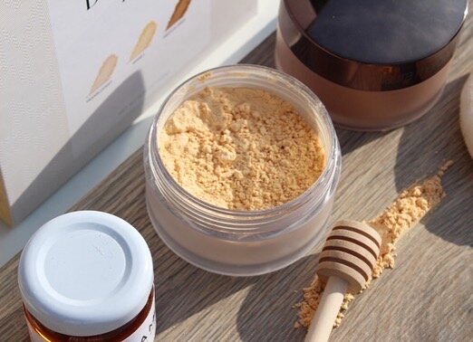 แป้งฝุ่นลอร่า Laura Mercier Loose Setting Powder Honey 29g