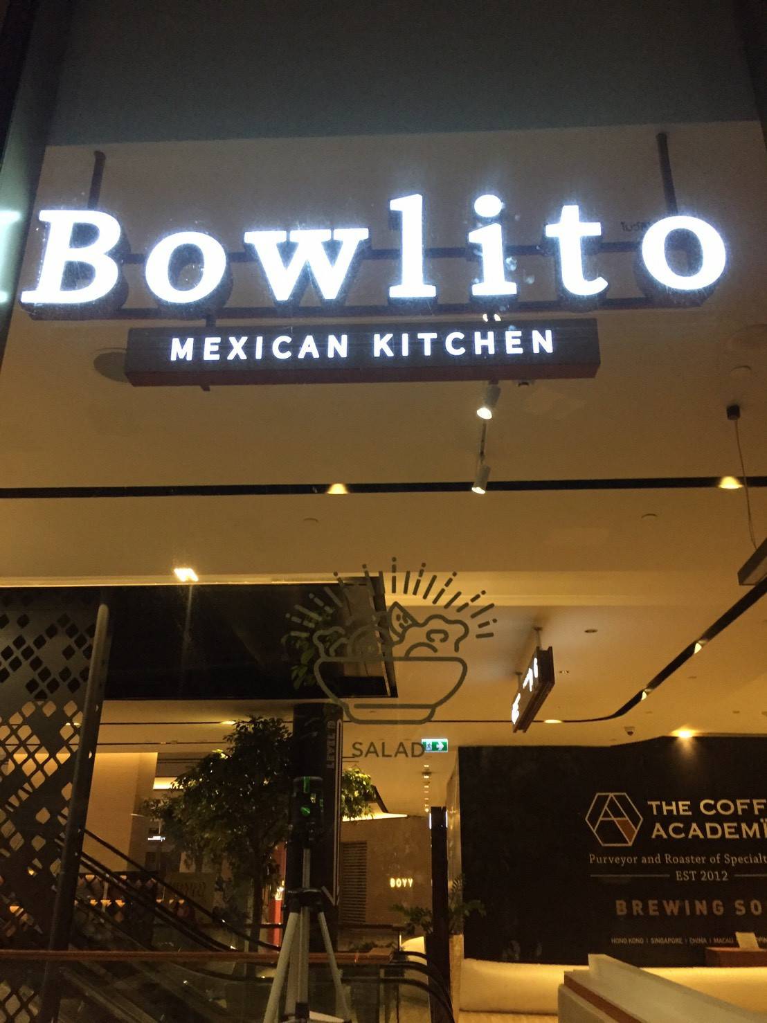 ป้ายกล่องไฟร้าน bowlito mexican kitchen