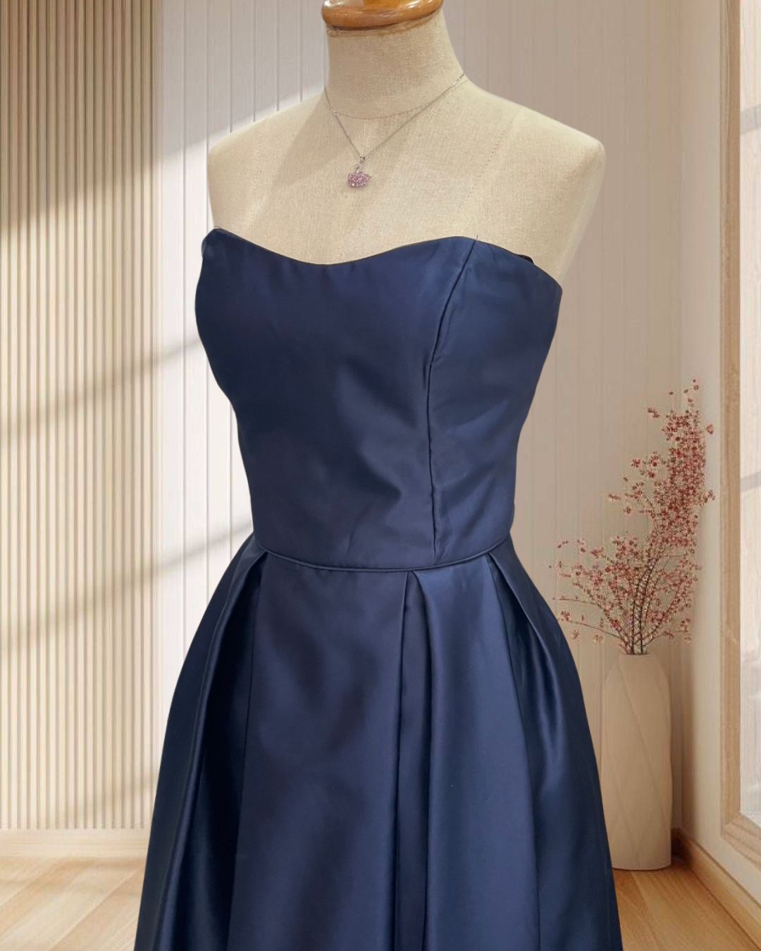 (PRE-LOVED) ราตรียาวสีกรม เกาะอก กระโปรงสุ่มเจ้าหญิง ไซส์ M