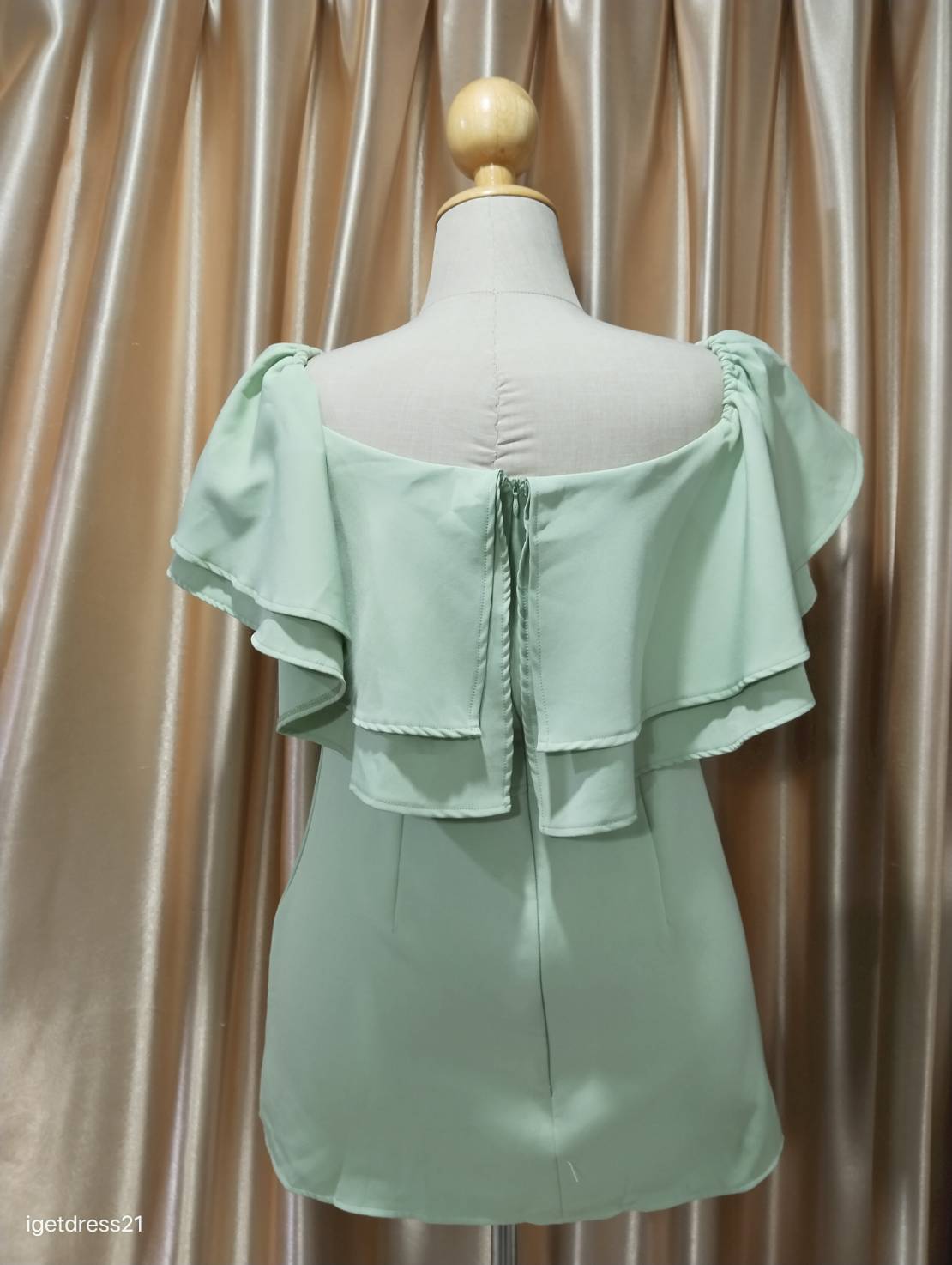 (PRE-LOVED) เดรสสั้นออกงานอกระบาย2ชั้นสีเขียว 4XL