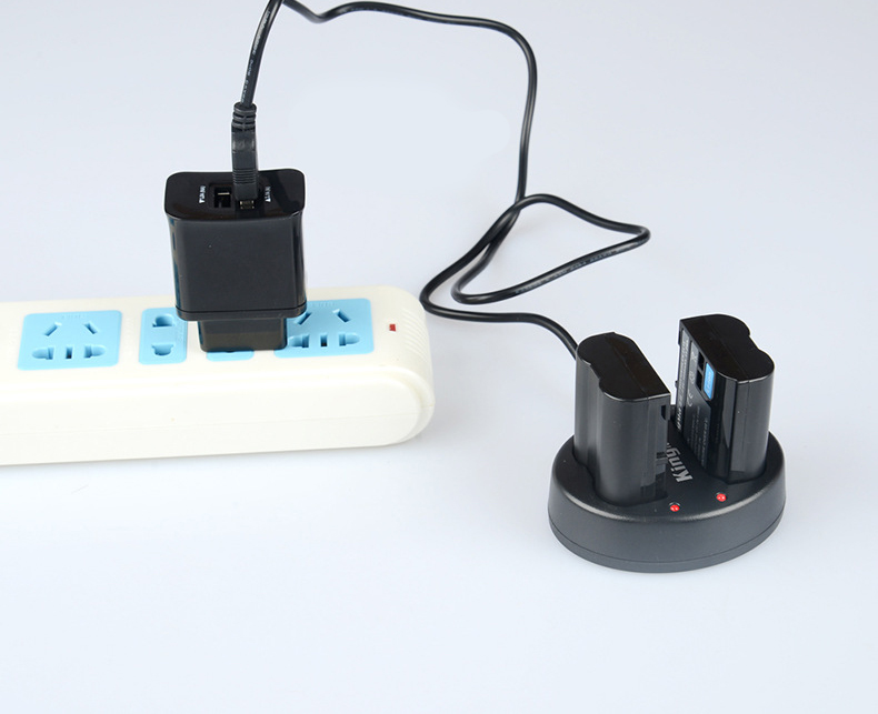 แท่นชาร์จแบต2ก้อน ยี่ห้อkingma สำหรับแบตเตอรี่ Nikon EN-EL15