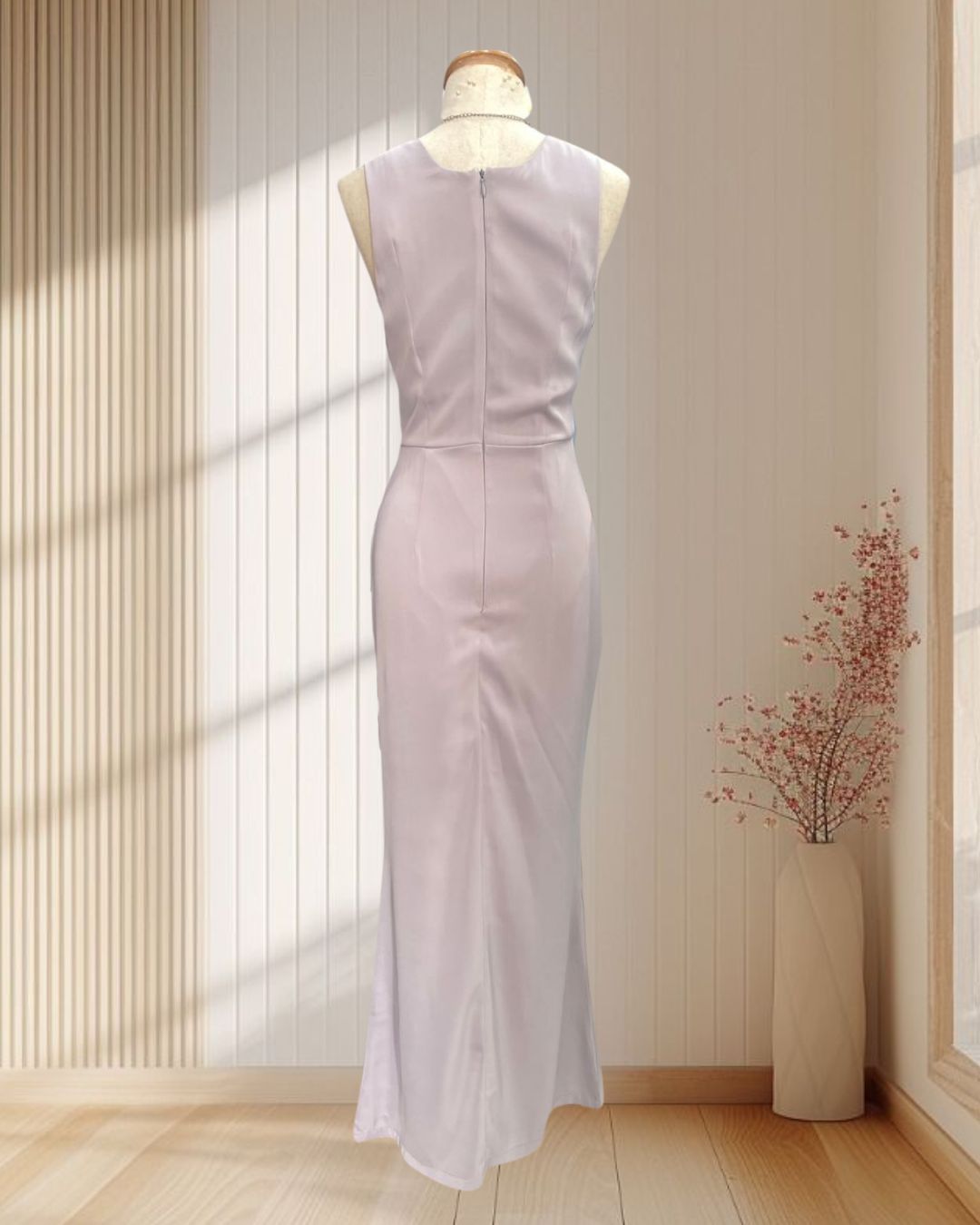 (PRE-LOVED) ราตรียาวแขนกุด สีเทา คอวี เข้ารูป สวย แพง ไซส์ S