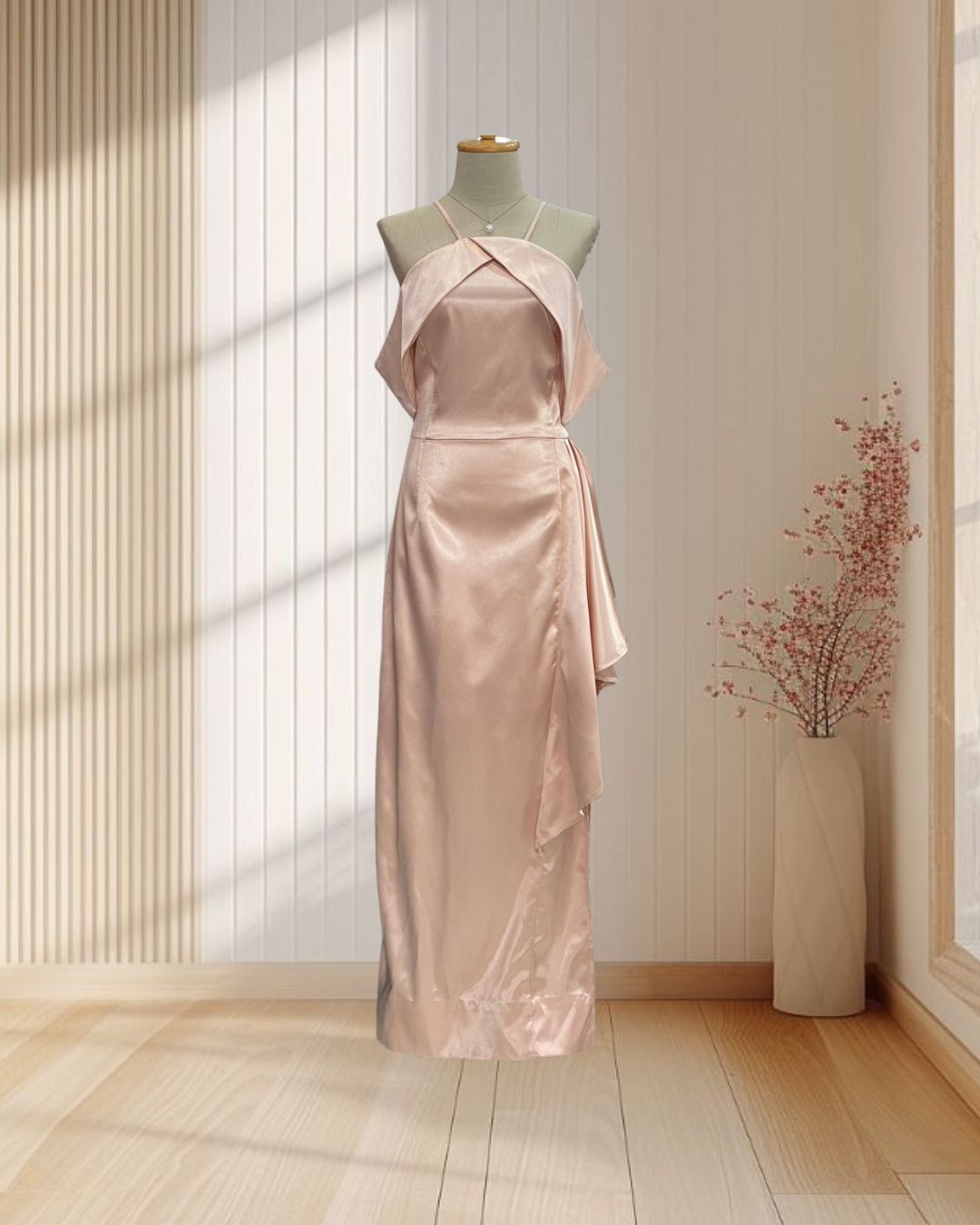 ราตรียาวสีแชมเปญ สายเดี่ยวปาดไหล่ เอวระบาย ผ้าเงา ผ่าหน้า ไซส์ L