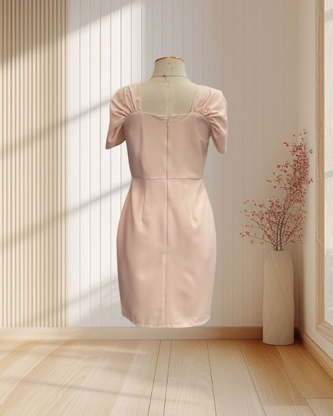 (PRE-LOVED) ราตรีสั้นสีครีม สายเดี่ยวใหญ่ ไซส์ M