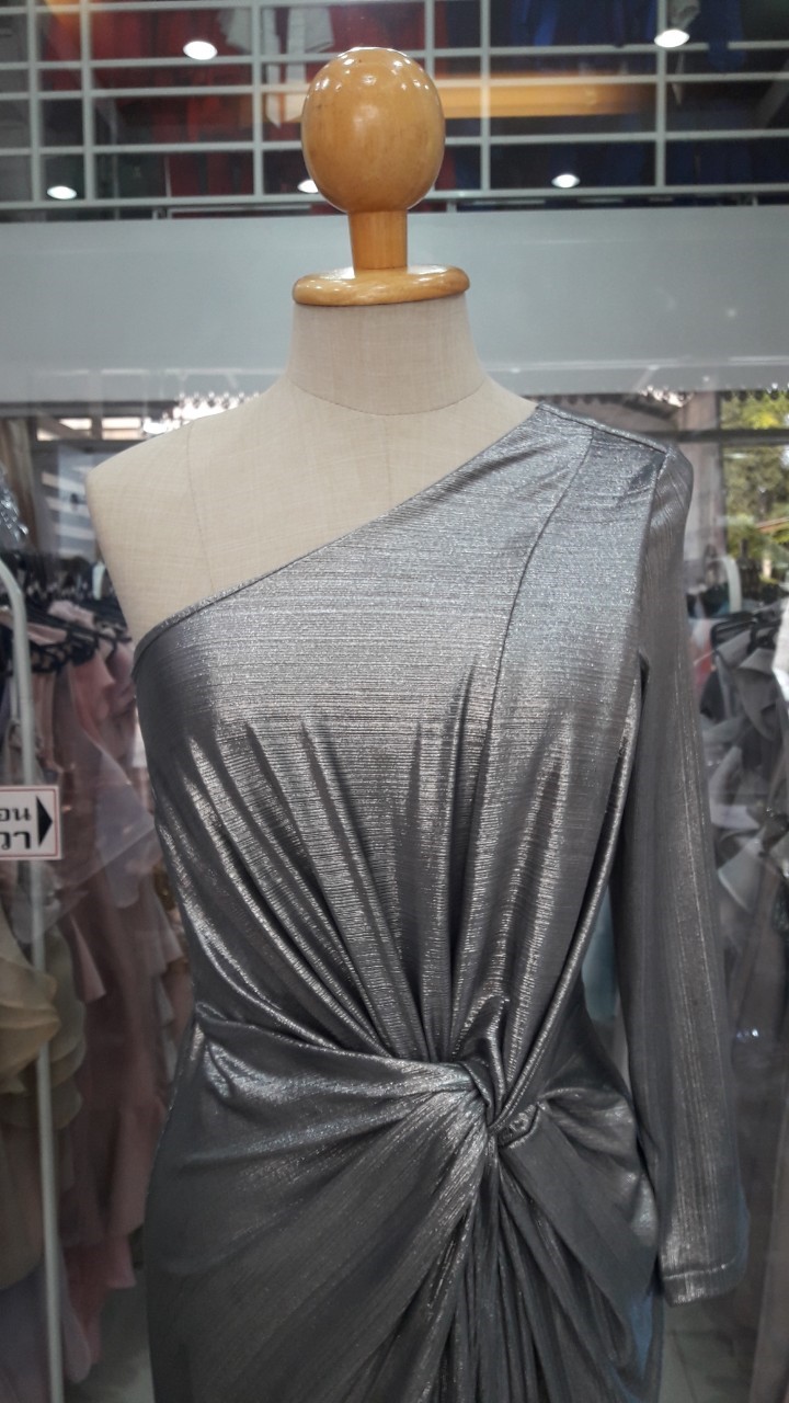 (PRE-LOVED) ยาวเมทัลลิคบ่าเฉียงแขนยาวข้างเดียวสีเทา (L) มือ2