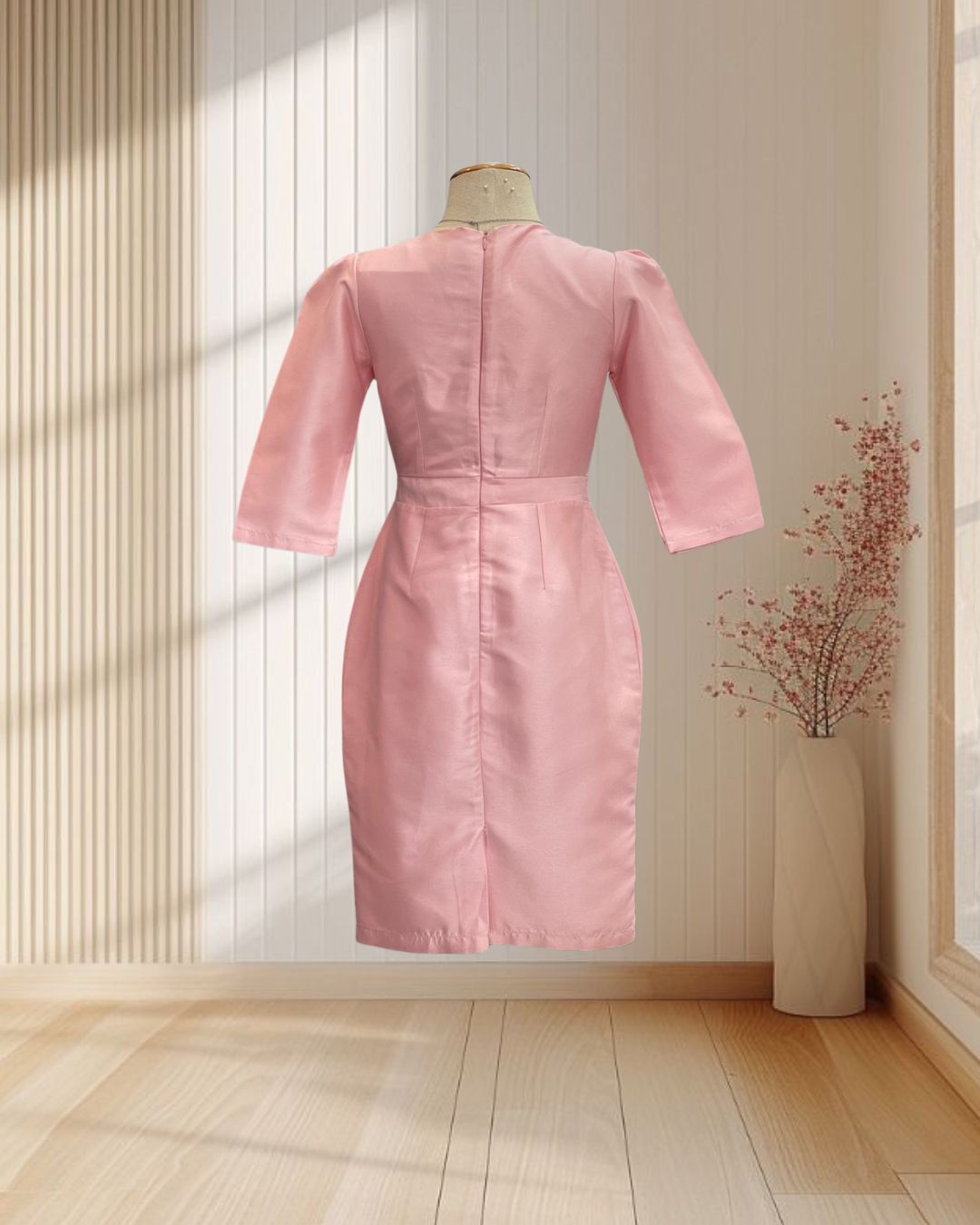 (PRE-LOVED) ราตรีสั้นสีชมพู ผ้าไหมเทียม แขนยาว คอวี ไซส์ S