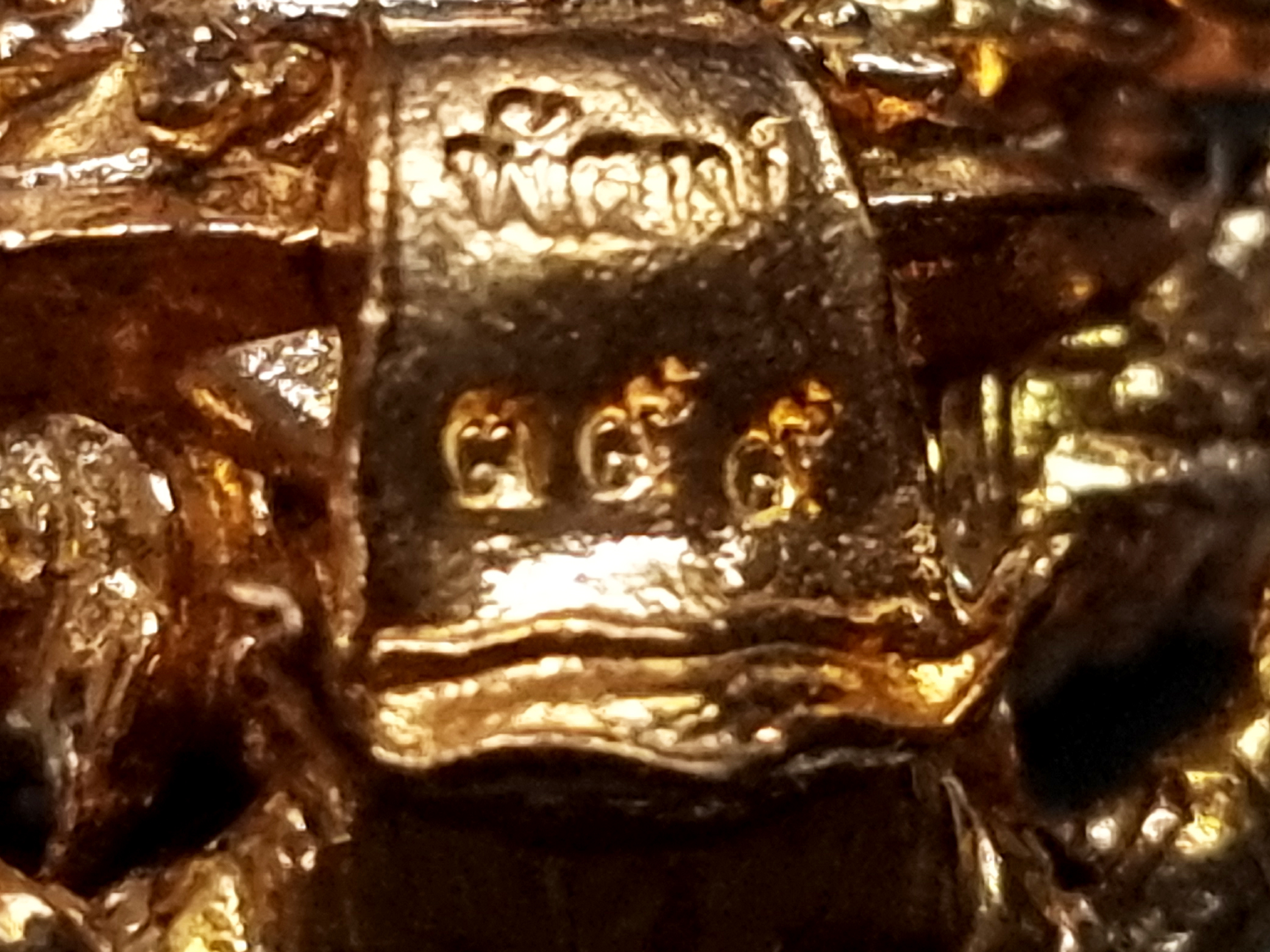 พญาครุฑ รุ่นรวยหมื่นล้าน หลวงพ่อพัฒน์ วัดห้วยด้วน นครสวรรค์ พิมพ์ใหญ่ (ขนาด 4x3.5 ซม.) เนื้อทองแดงผิวไฟ ปี ๒๕๖๓ เลขสวย โค๊ดเลข ๓๙๙ กล่องเดิม