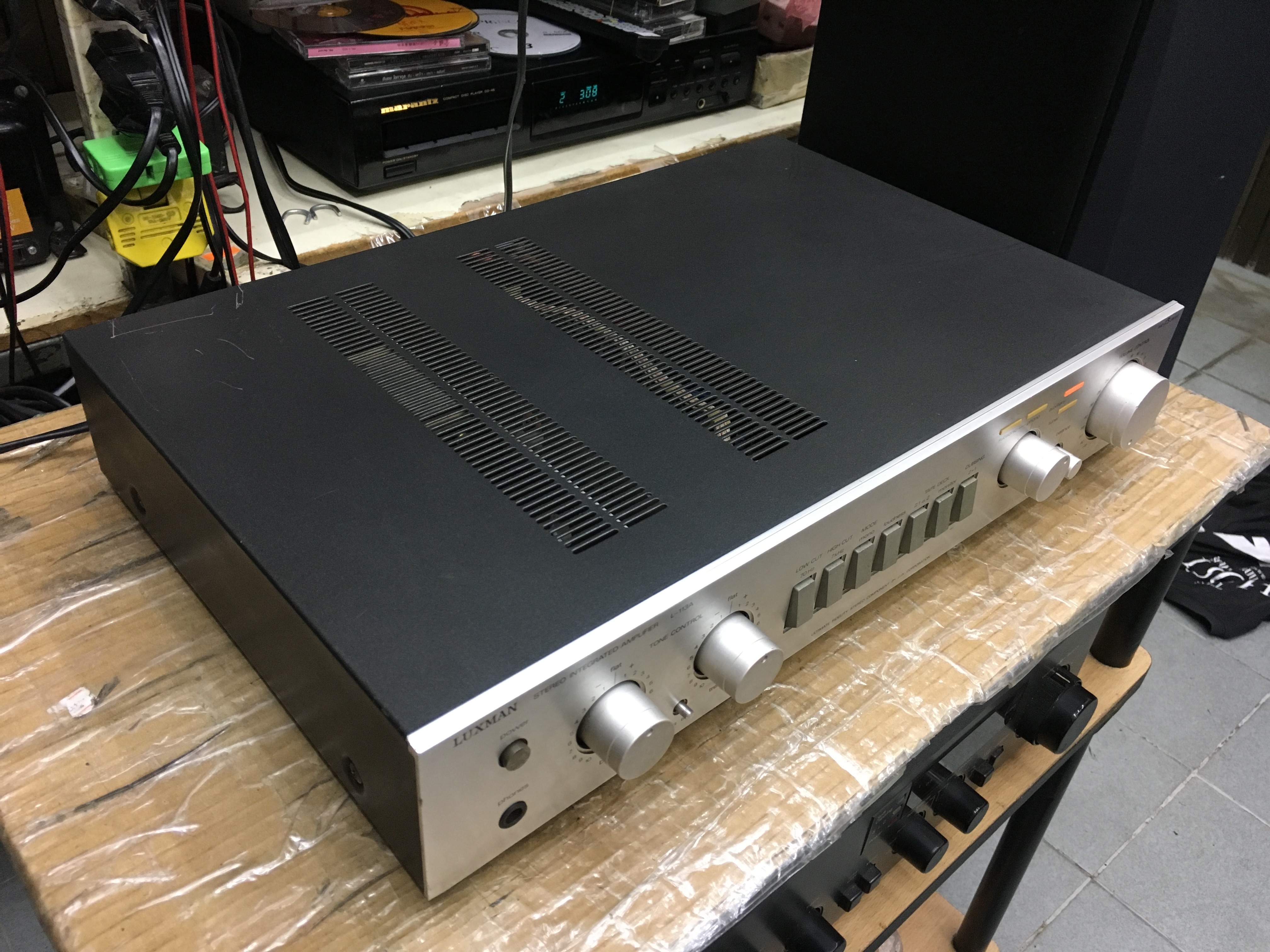 Luxman L-113A Solid State Stereo Integrated Amplifier