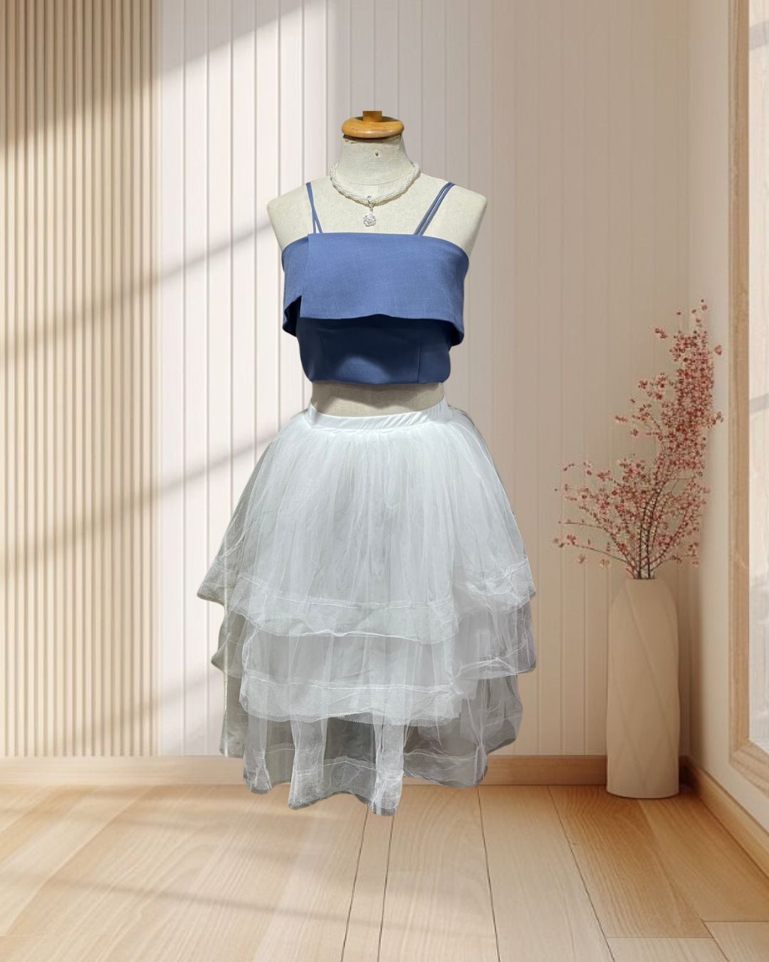 (PRE-LOVED) เสื้อครอปสีคราม สายเดี่ยว ซิปหลัง ไซส์ XS (เฉพาะเสื้อ)