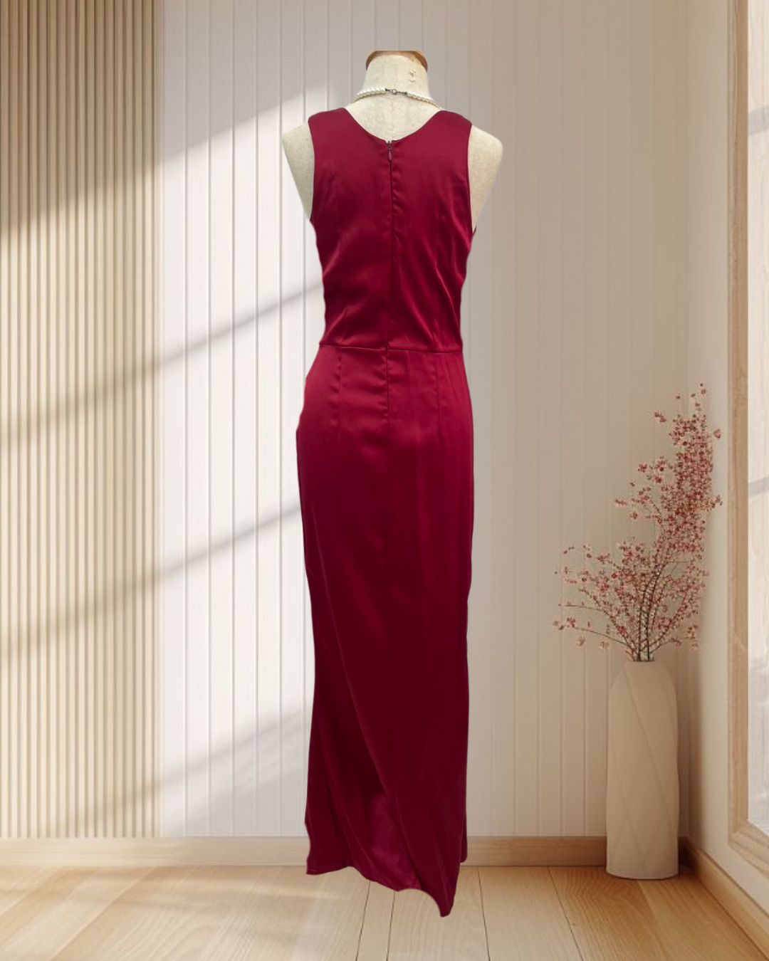 (PRE-LOVED) ชุดราตรียาวคอวีแขนกุด S