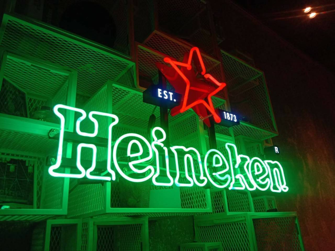 งานป้ายไฟนีออน Heineken