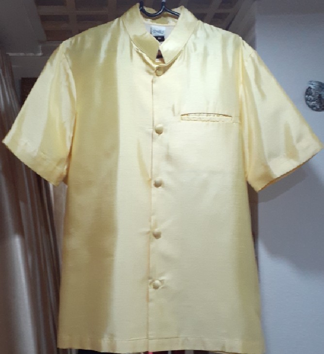 เสื้อผ้าไหมสีเหลือง 2XL