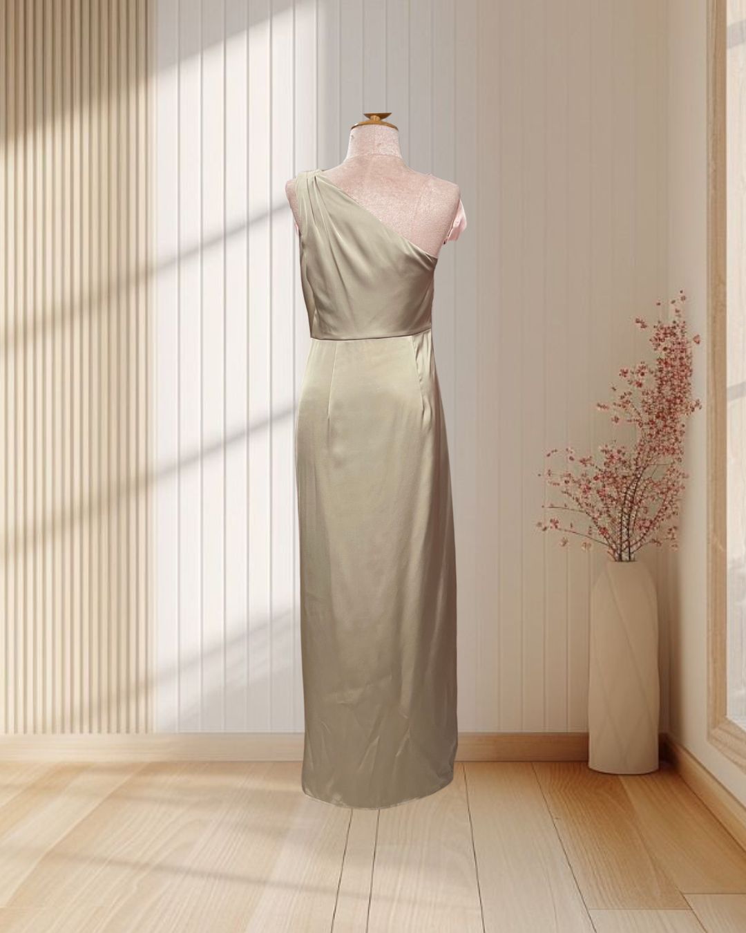 (PRE-LOVED) ราตรียาวสีน้ำตาล บ่าเฉียง จีบสะโพก ผ้าเครปซาติน ไซส์ S