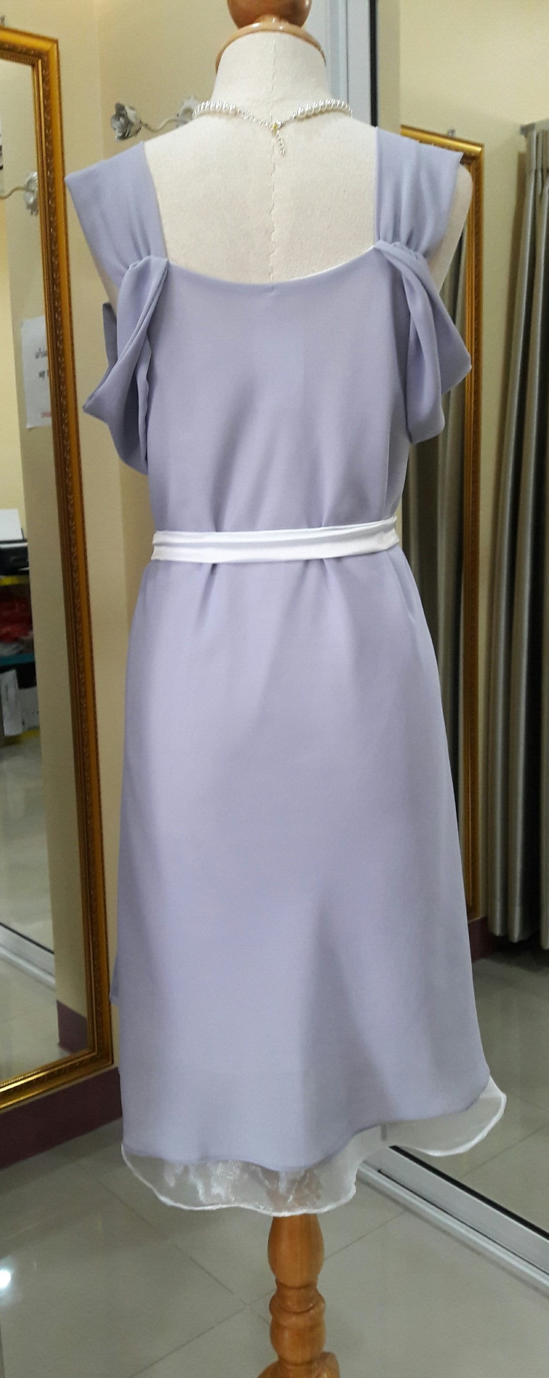 (PRE-LOVED) เดรสเปิดไหล่สีเทา(S)