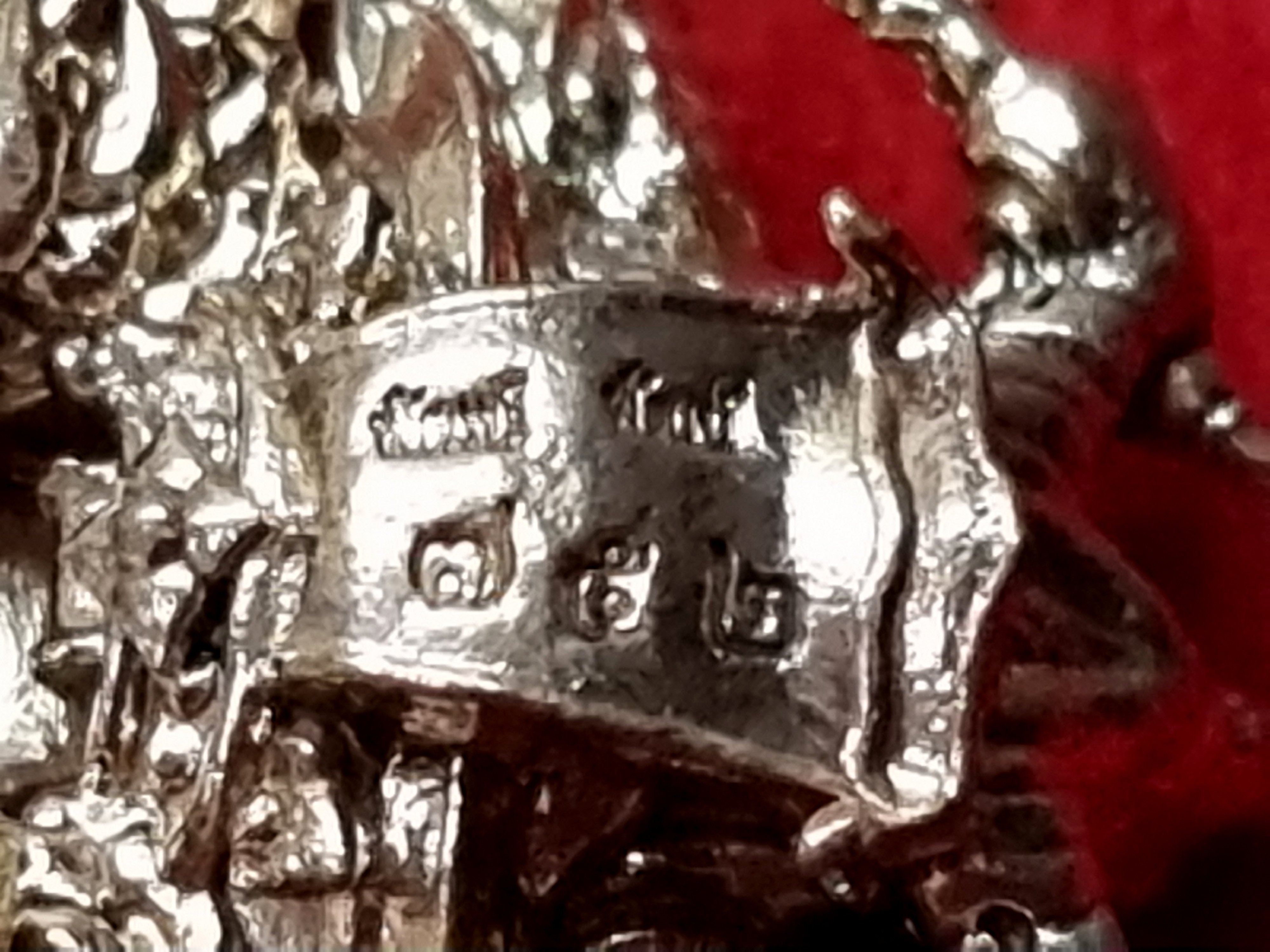 พญาครุฑ รุ่นรวยหมื่นล้าน หลวงพ่อพัฒน์ วัดห้วยด้วน นครสวรรค์ พิมพ์ใหญ่ (ขนาด 4x3.5 ซม.) เนื้อนวะโลหะ ปี ๒๕๖๓ โค๊ดเลข ๗๕๒ กล่องเดิม