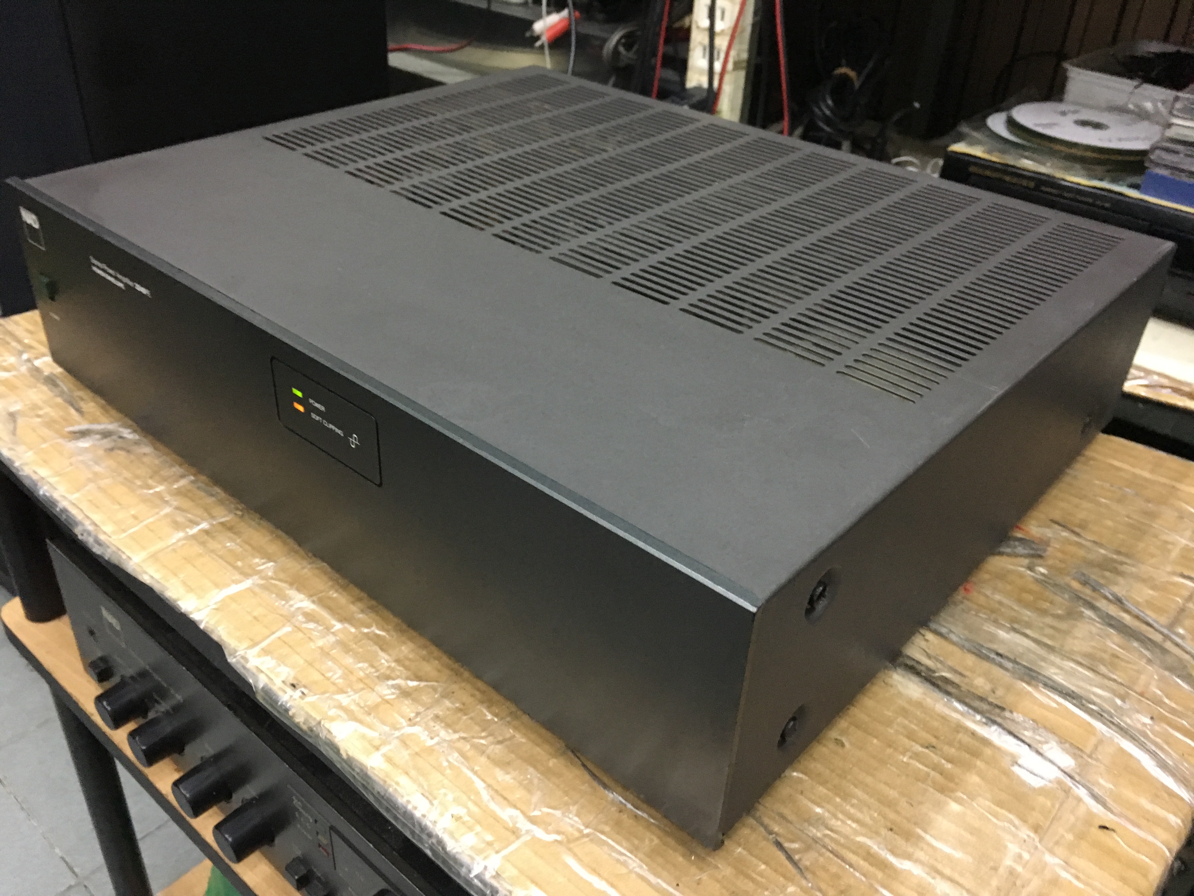 NAD 2240PE Stereo Power Amplifier