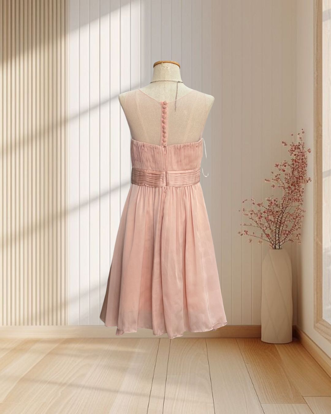 ( PRE-LOVED ) ราตรีสั้นสีครีม จีบอก แขนกุดผ้าซีทรู กระโปรงบาน ไซส์ M