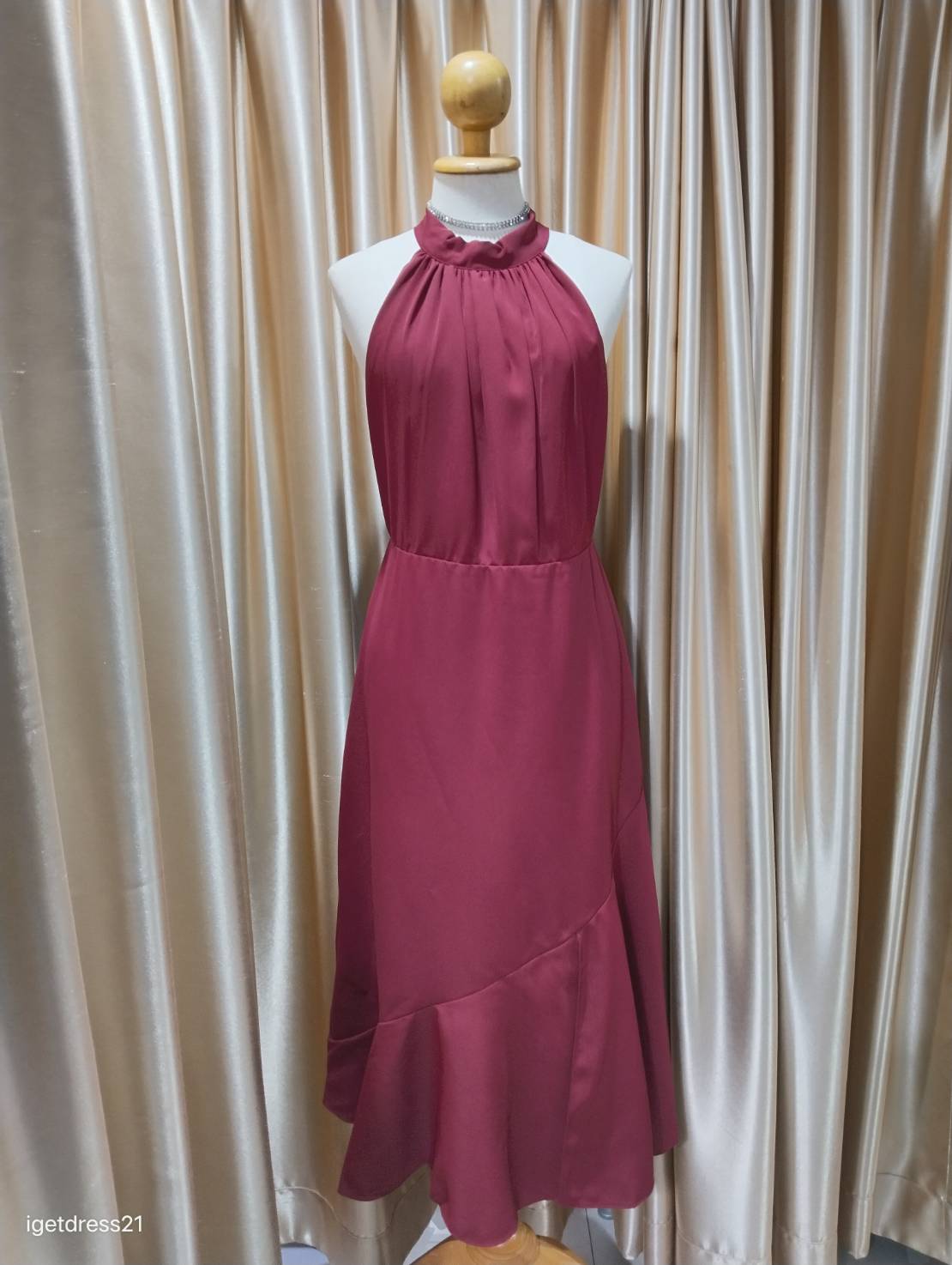 ชุดราตรีสั้นปิดคอแขนเว้าสีแดง XL