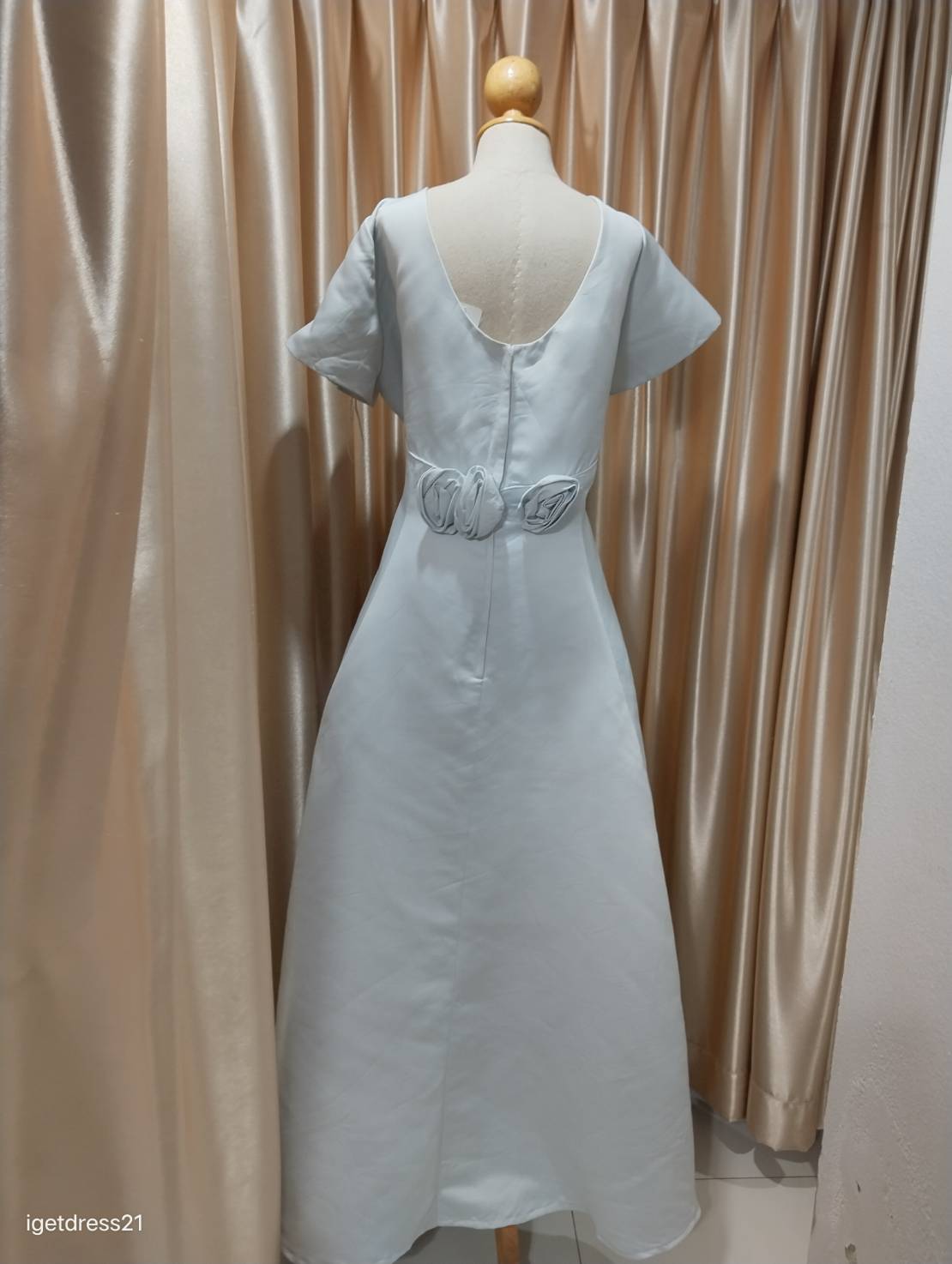 (PRE-LOVED) ชุดราตรียาวสีเทามีแขน ไซส์ใหญ่