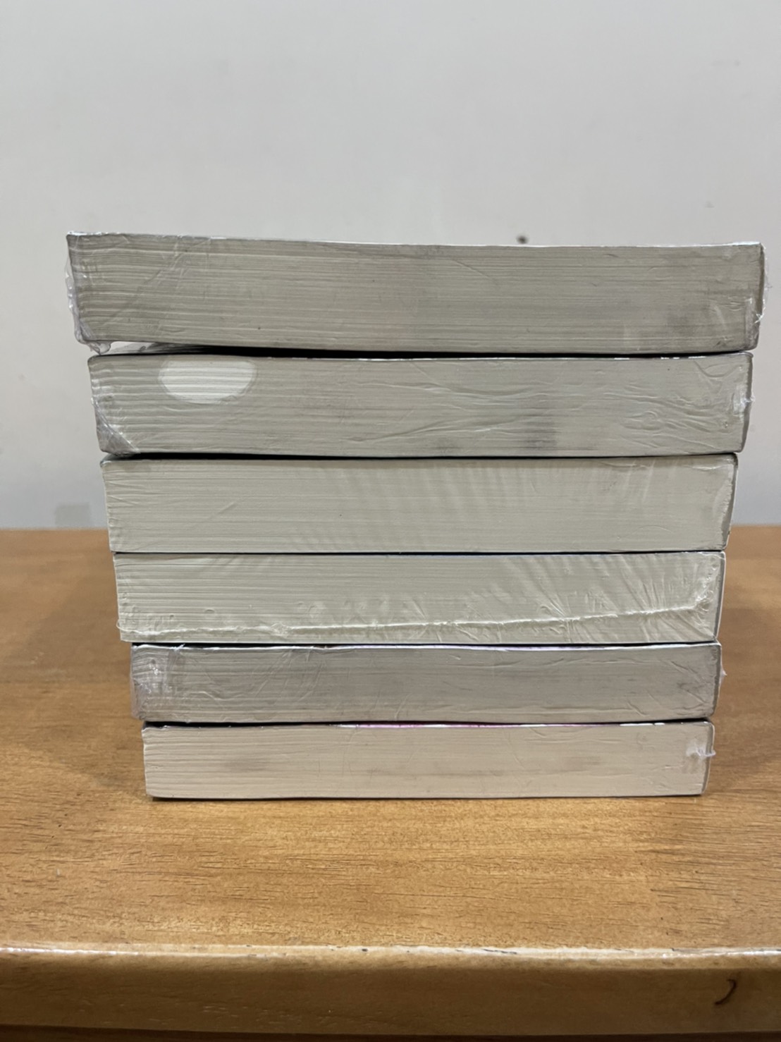 หนังสือมีตำหนิ สภาพ 80% เรื่อง ก๊วยเจ๋งยอดวีรบุรุษ (ฉบับคลาสสิค 2557) ; ผู้แต่ง กิมย้ง (น. นพรัตน์ แปล) : สำนักพิมพ์ Siam Inter