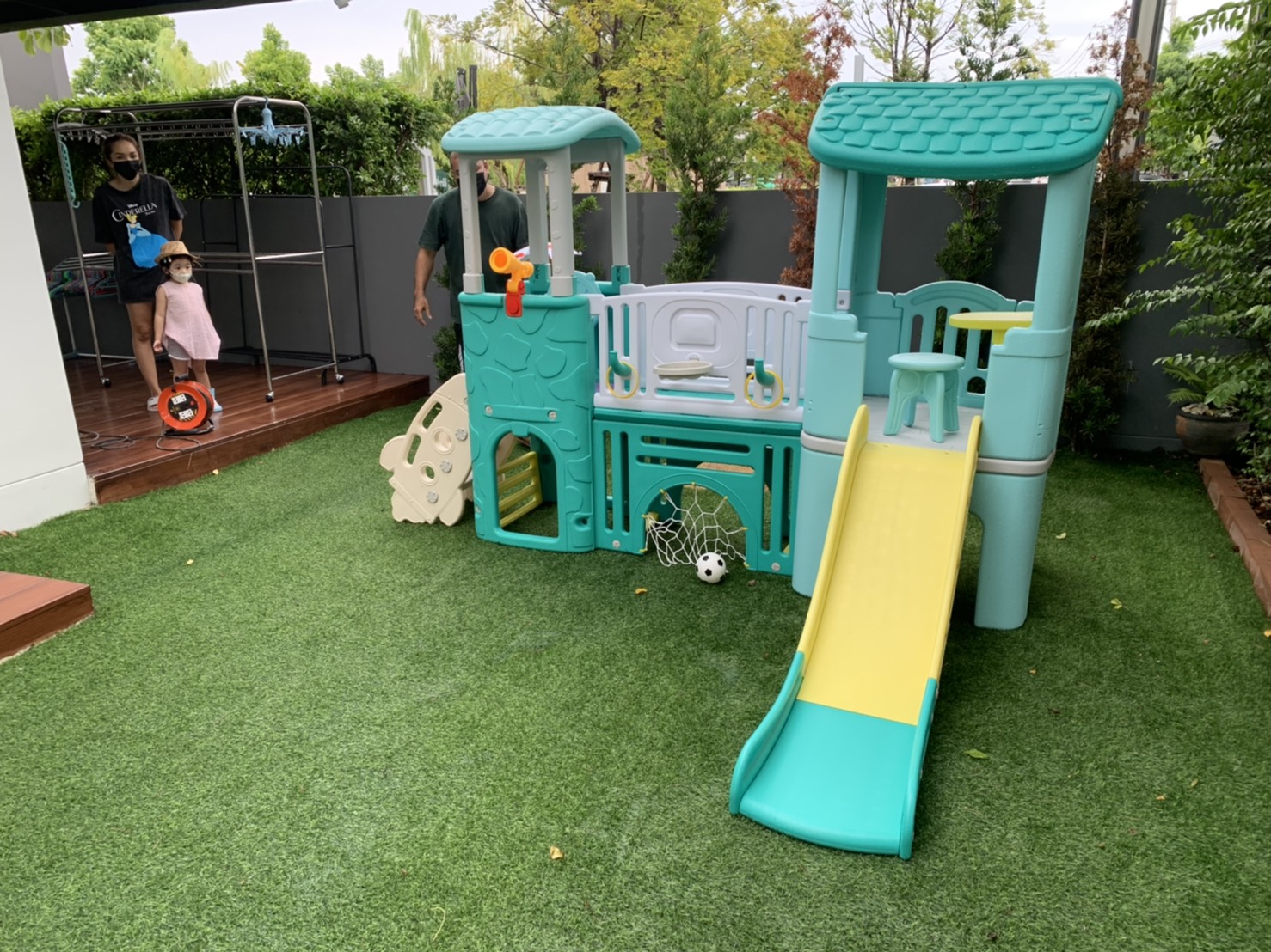 บ้านน้อนสองชั้นบันไดจรวด