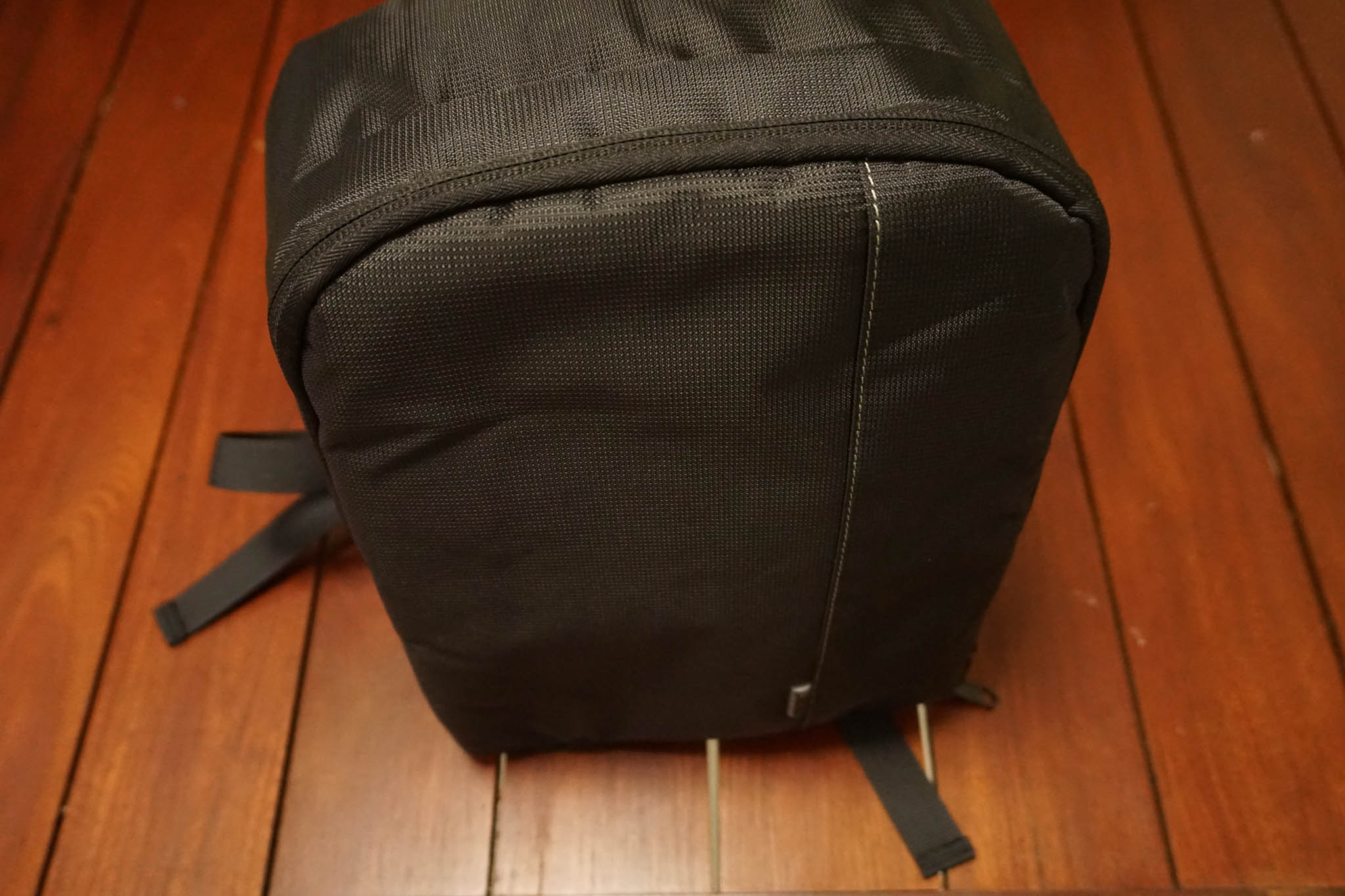 กระเป๋ากล้องยี่ห้อ IDM รุ่น DL-B202 สำหรับใส่กล้องและเลนส์