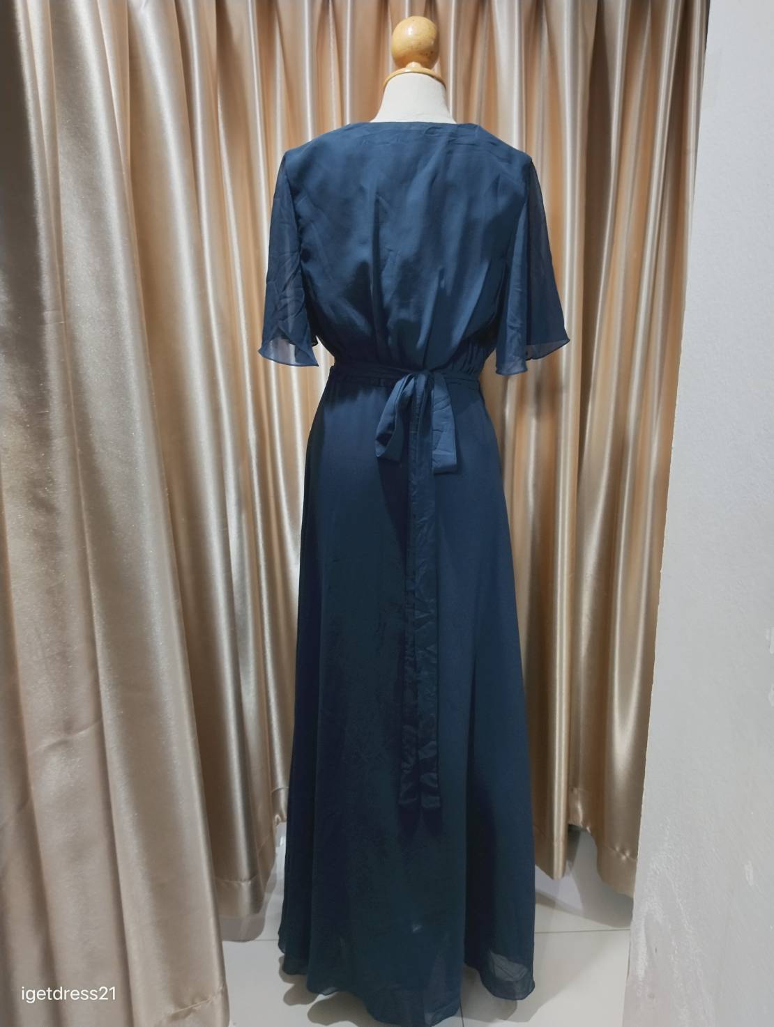 (PRE-LOVED) ชุดราตรียาวชีฟองป้ายกลม L